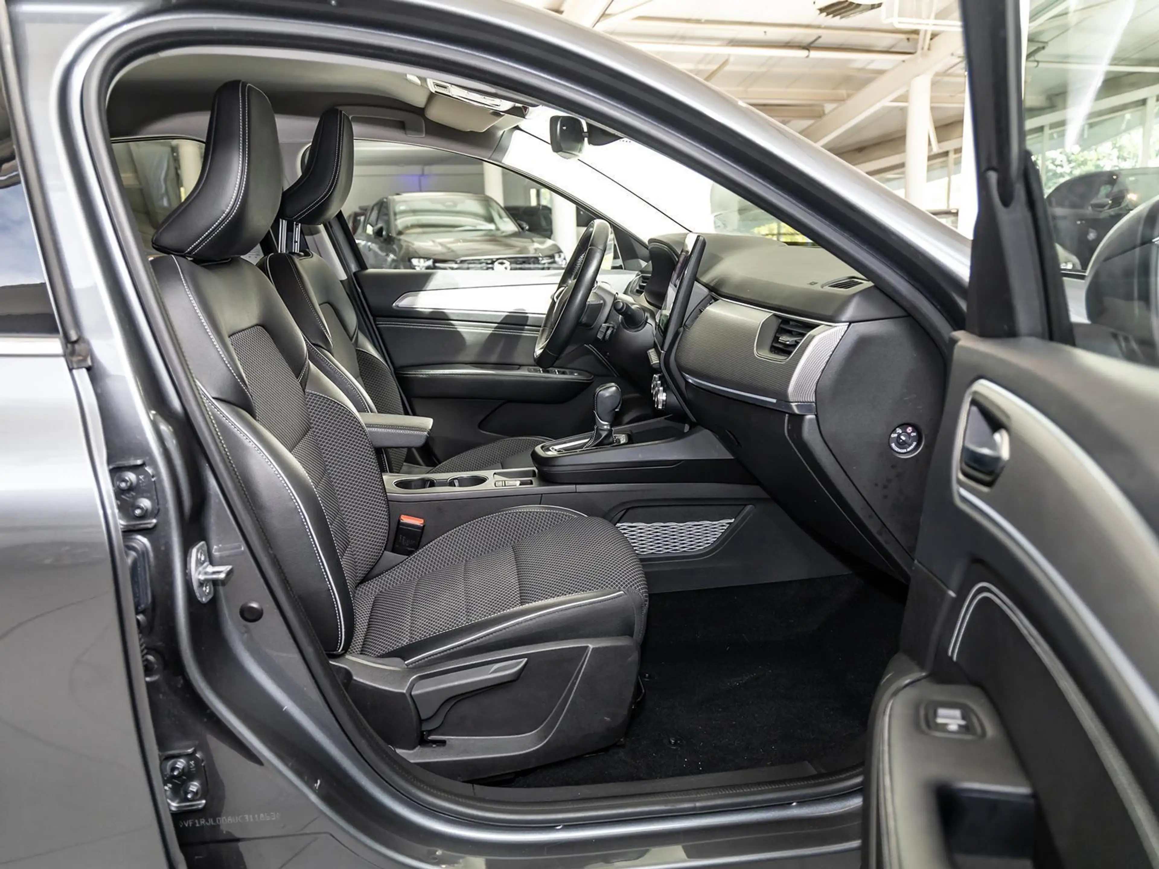 Renault Arkana E-TECH 145 EDC Intens LED NAVI SHZ KAMERA — photo 7