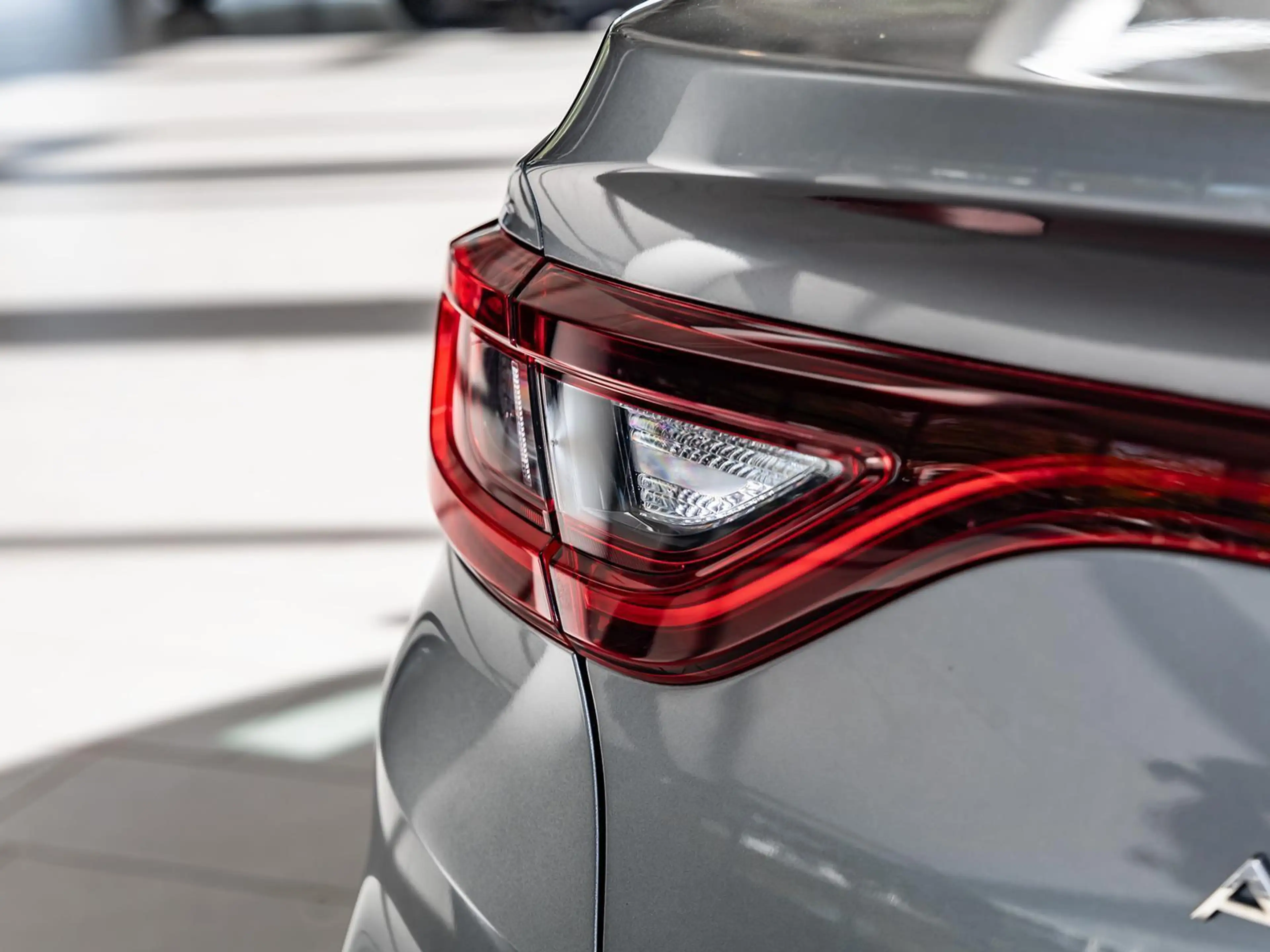 Renault Arkana E-TECH 145 EDC Intens LED NAVI SHZ KAMERA — photo 12