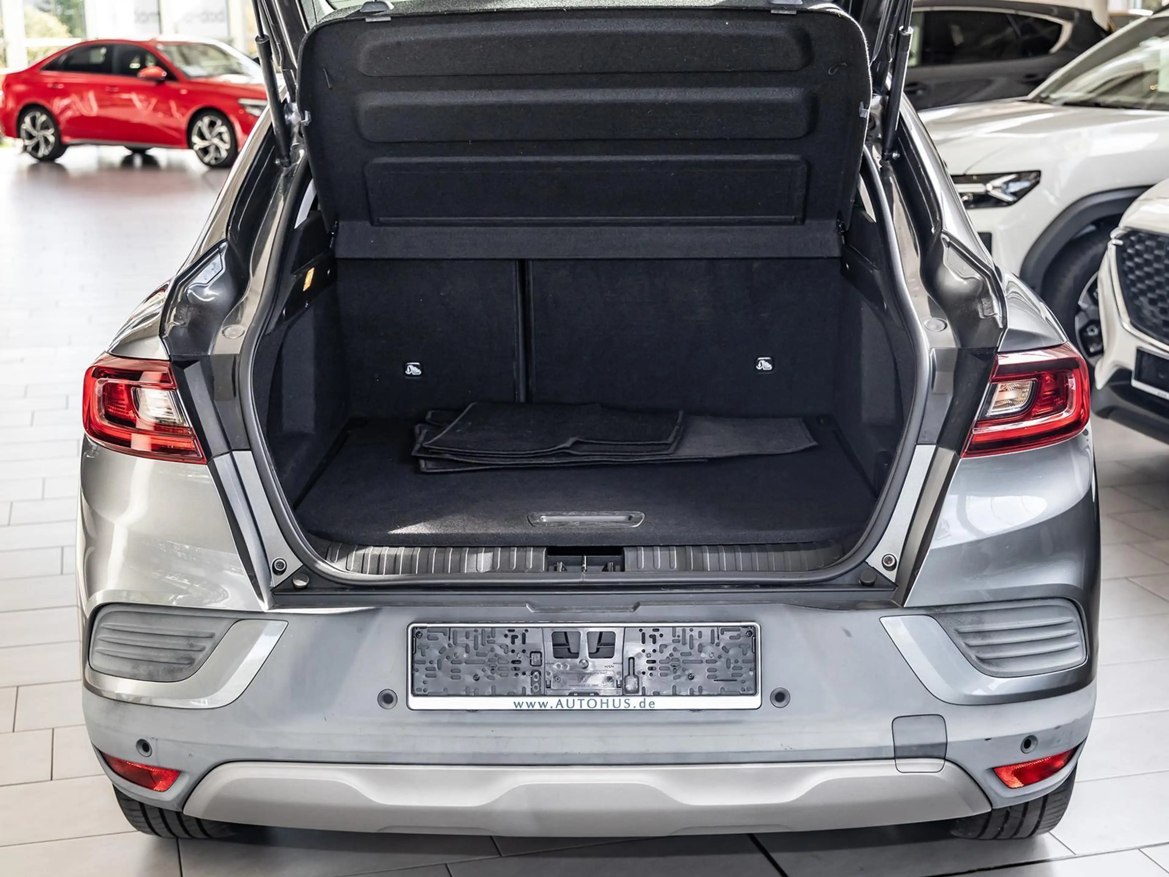 Renault Arkana E-TECH 145 EDC Intens LED NAVI SHZ KAMERA — photo 10