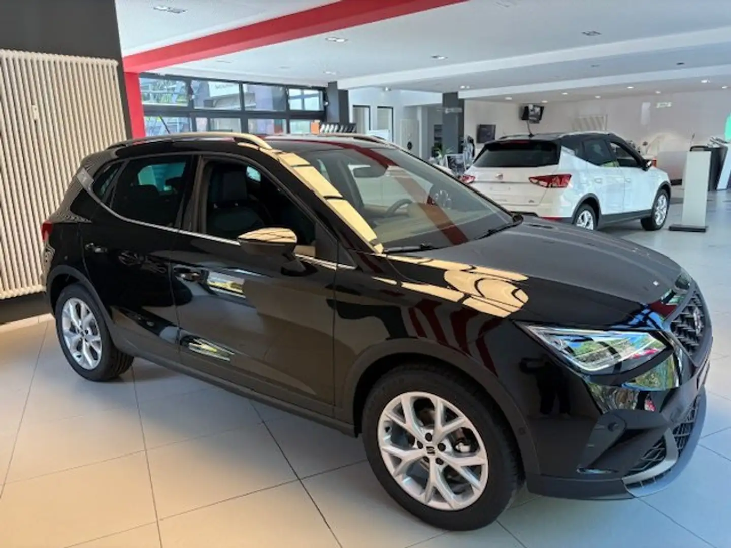 SEAT Arona FR Schwarz - 2