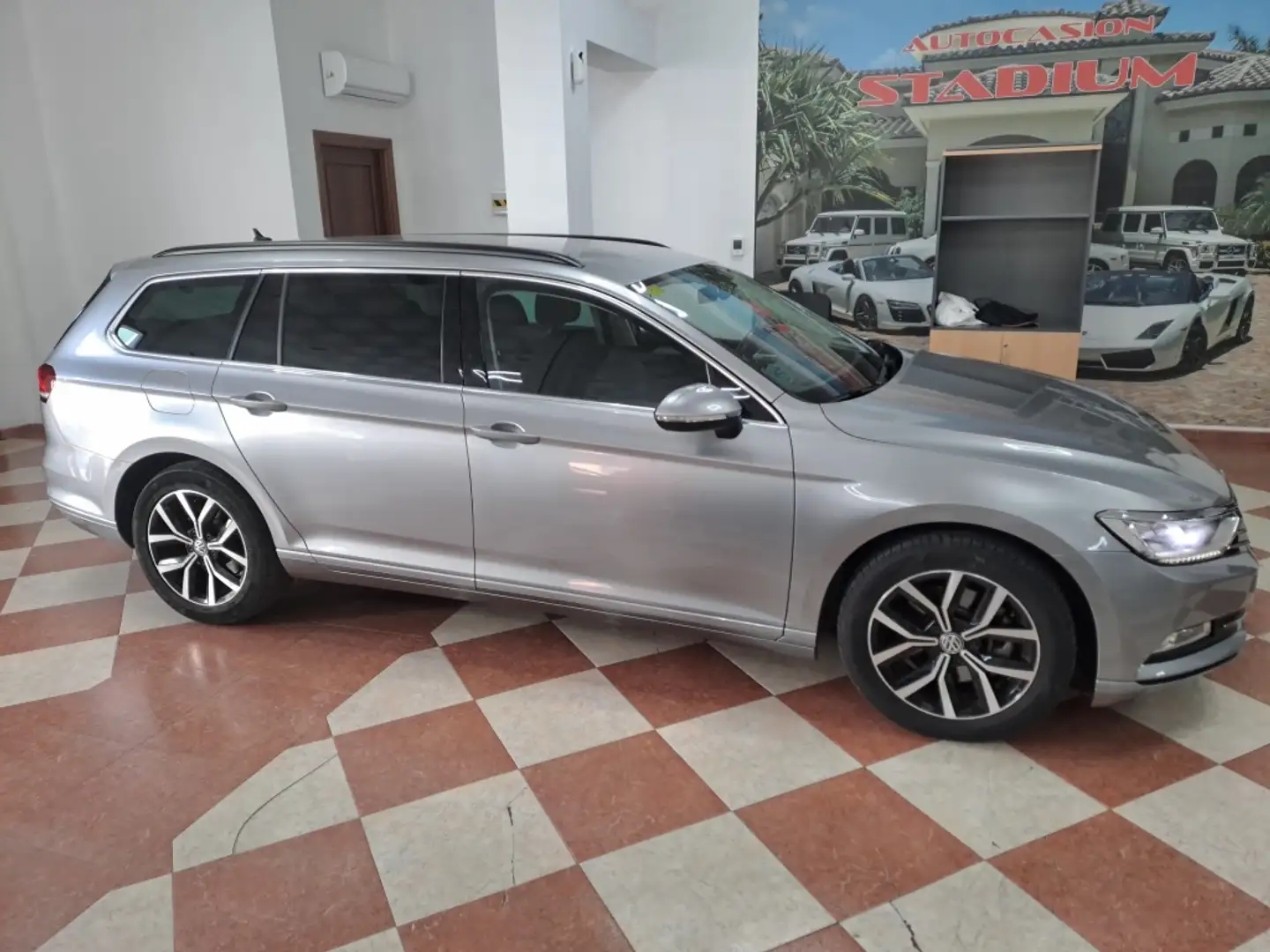 Volkswagen Passat Variant 2.0TDI Advance DSG7 110kW Gris - 2