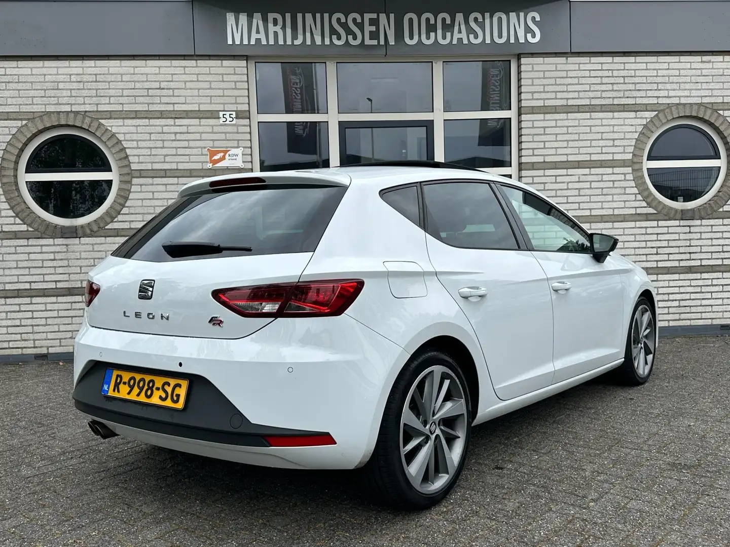 SEAT Leon 1.4 TSI FR |Pano,Stoelvw,Cruise,PDC| Wit - 2