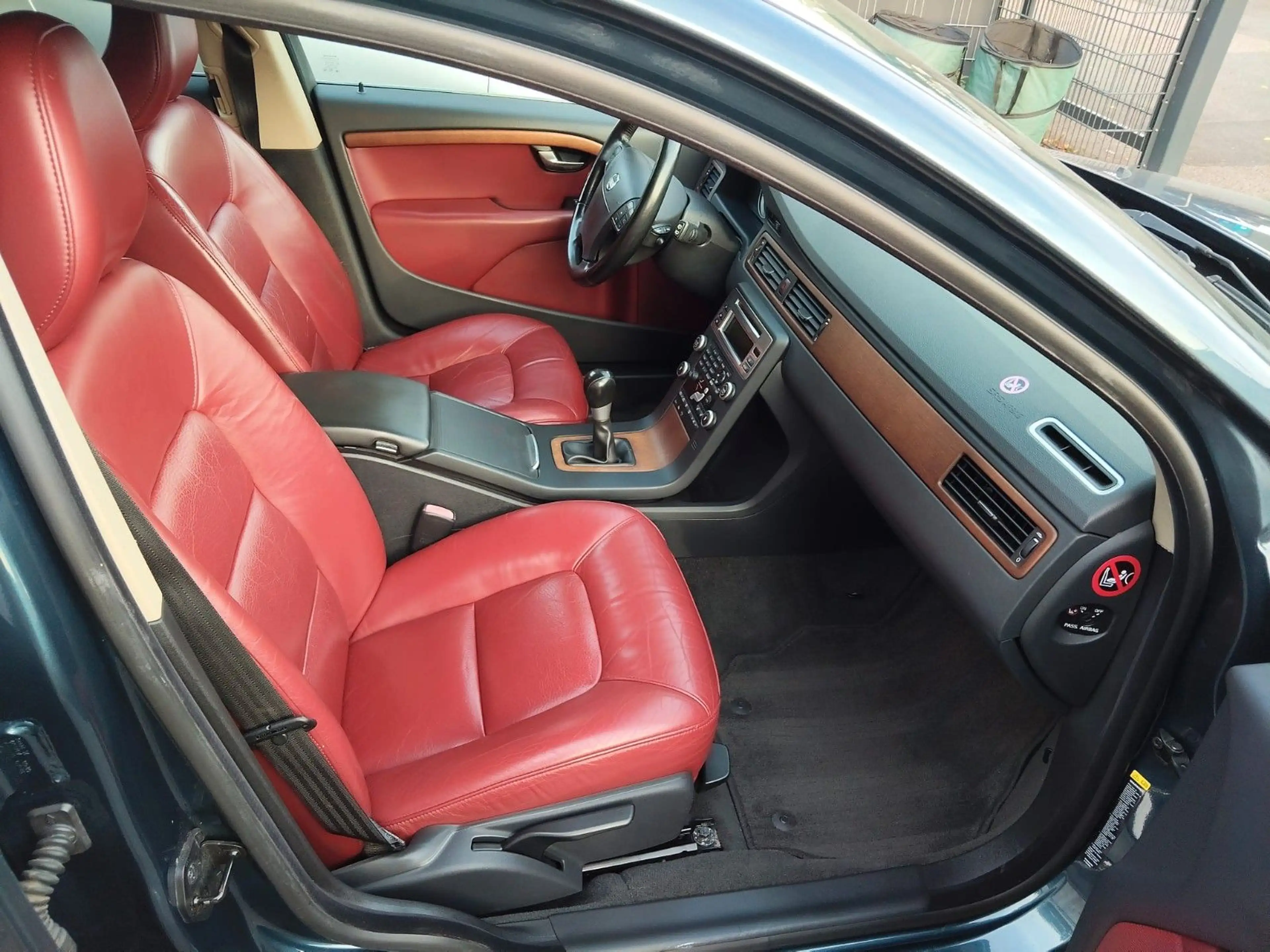 Volvo V70 - Leder - Scheckheft - Insp.+TÜV neu — photo 11