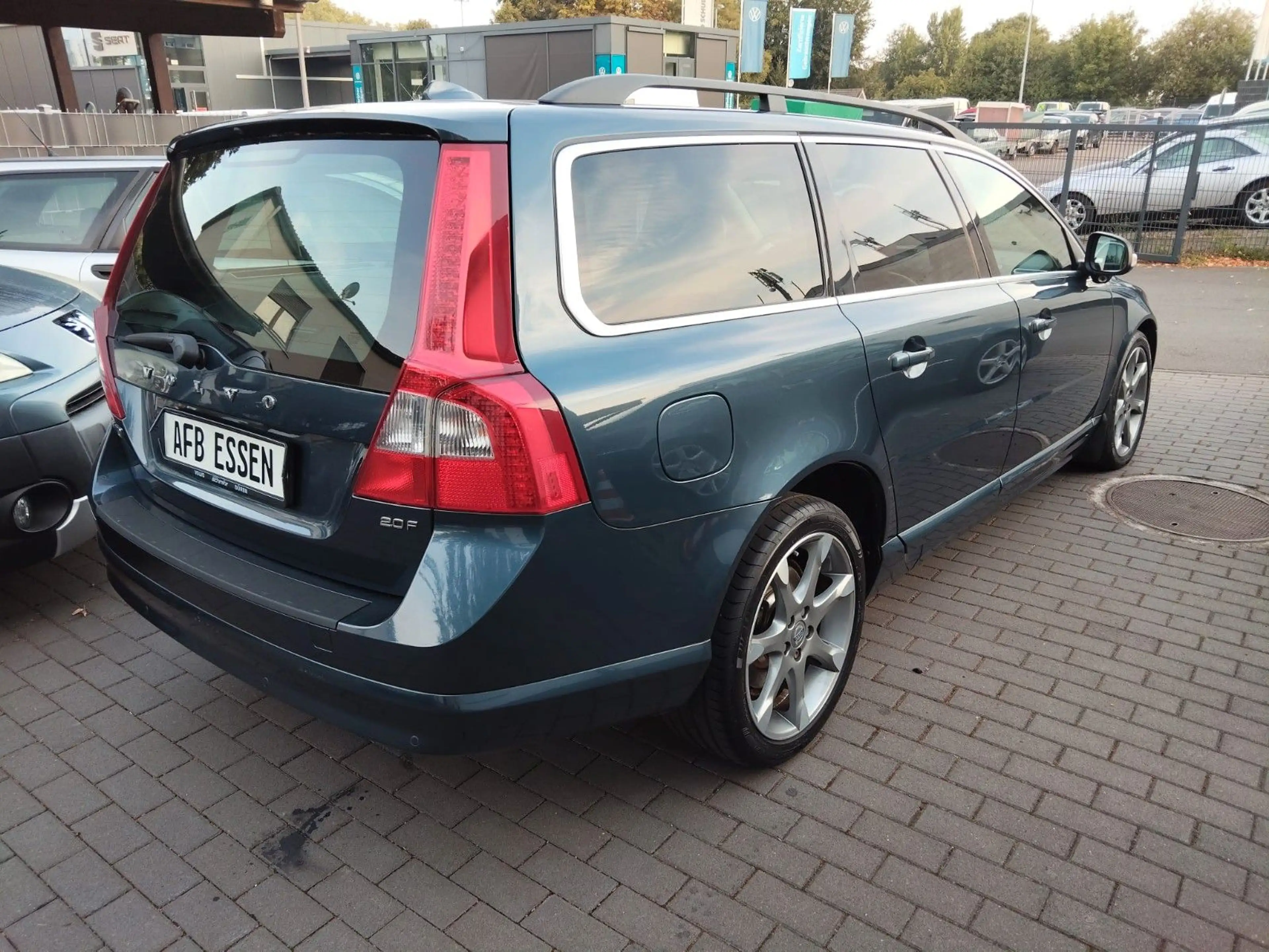 Volvo V70 - Leder - Scheckheft - Insp.+TÜV neu — photo 15
