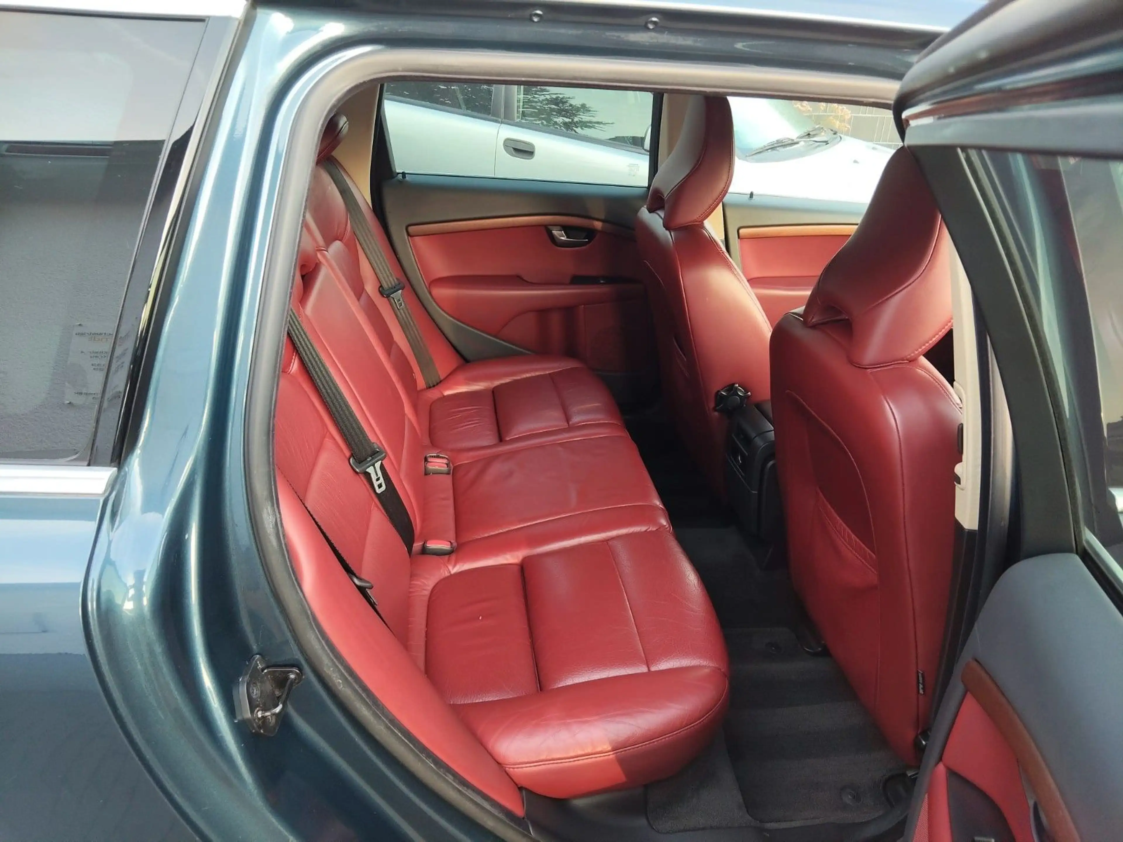 Volvo V70 - Leder - Scheckheft - Insp.+TÜV neu — photo 12