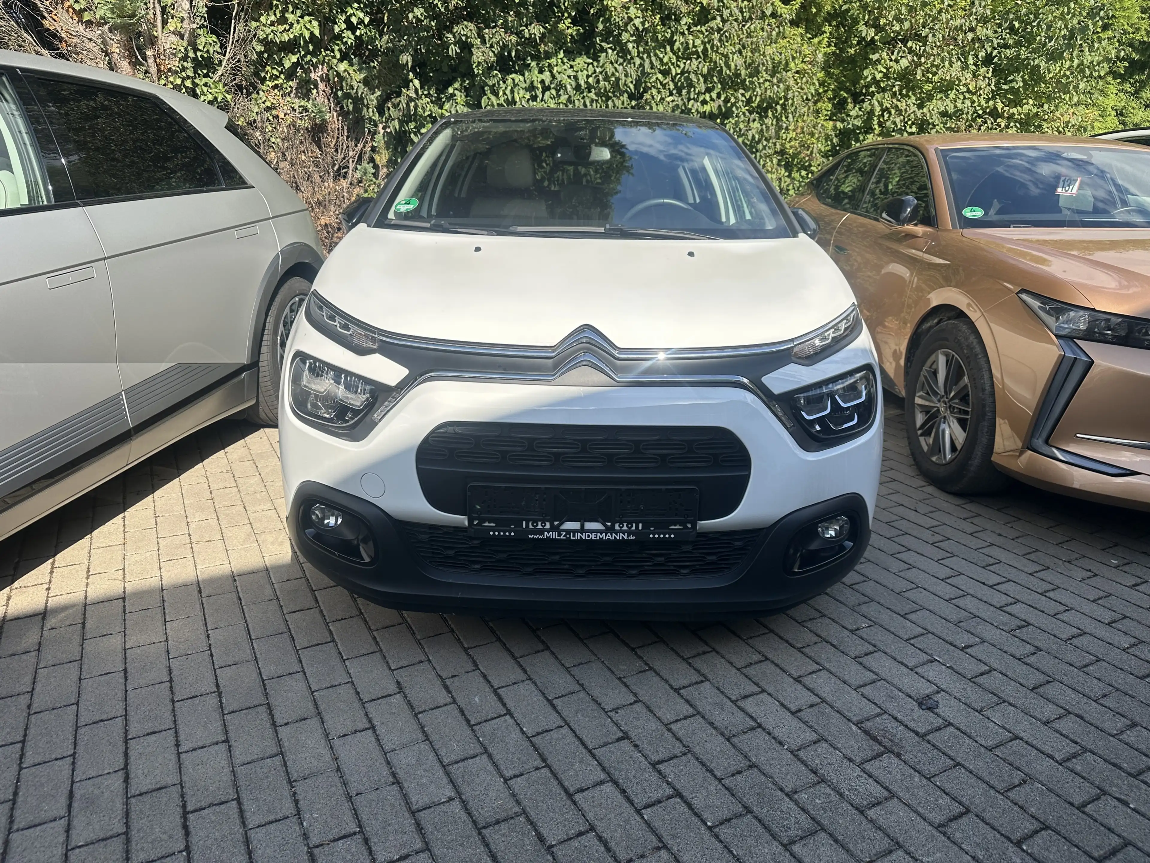 Citroen C3 Max*CarPlay*R.cam*Tempomat*LED*Spurhalte*Navi — photo 2