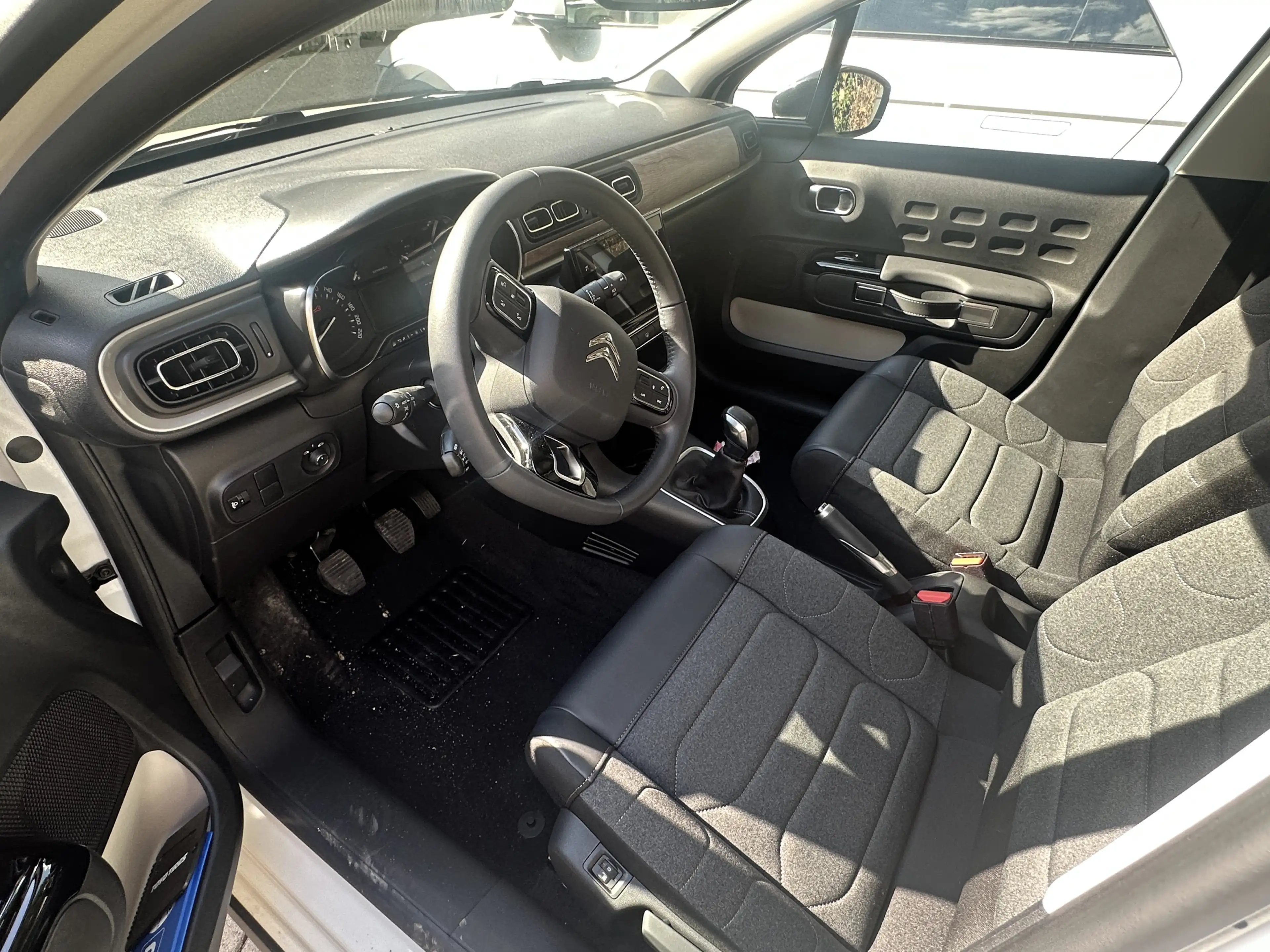 Citroen C3 Max*CarPlay*R.cam*Tempomat*LED*Spurhalte*Navi — photo 4