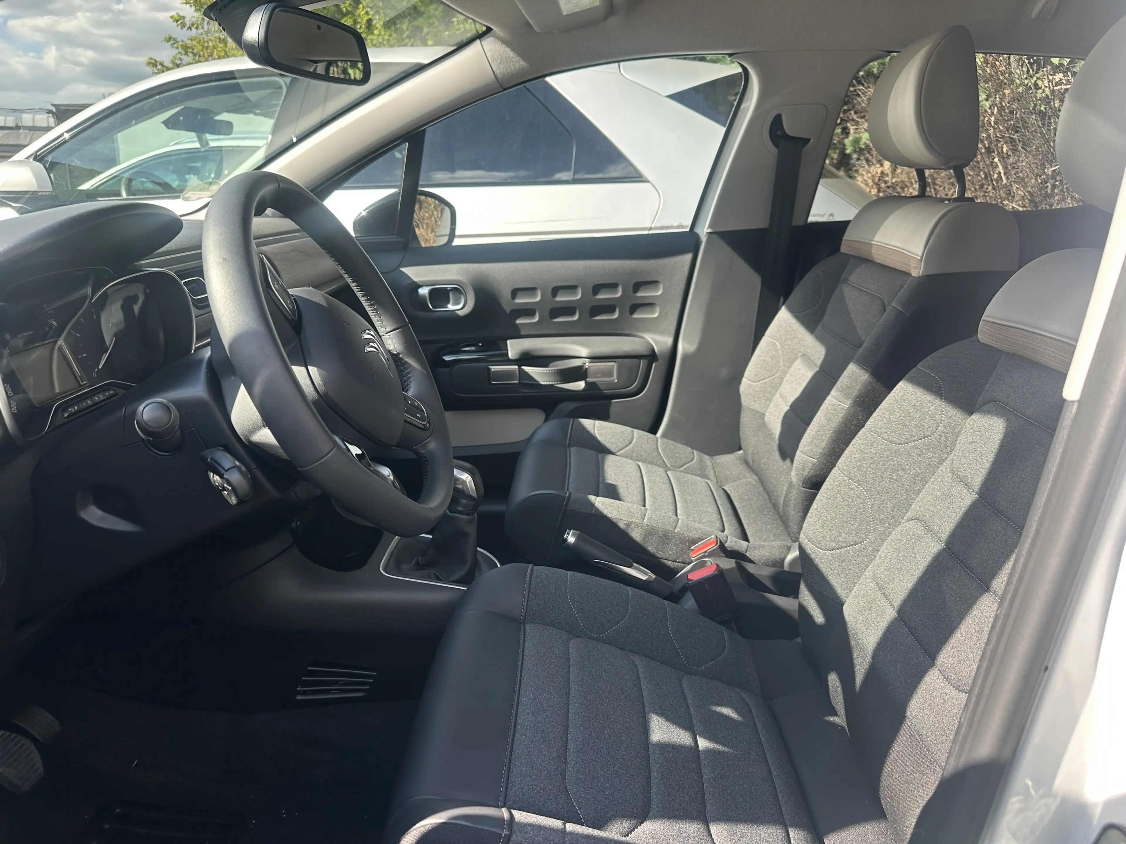 Citroen C3 Max*CarPlay*R.cam*Tempomat*LED*Spurhalte*Navi — photo 5