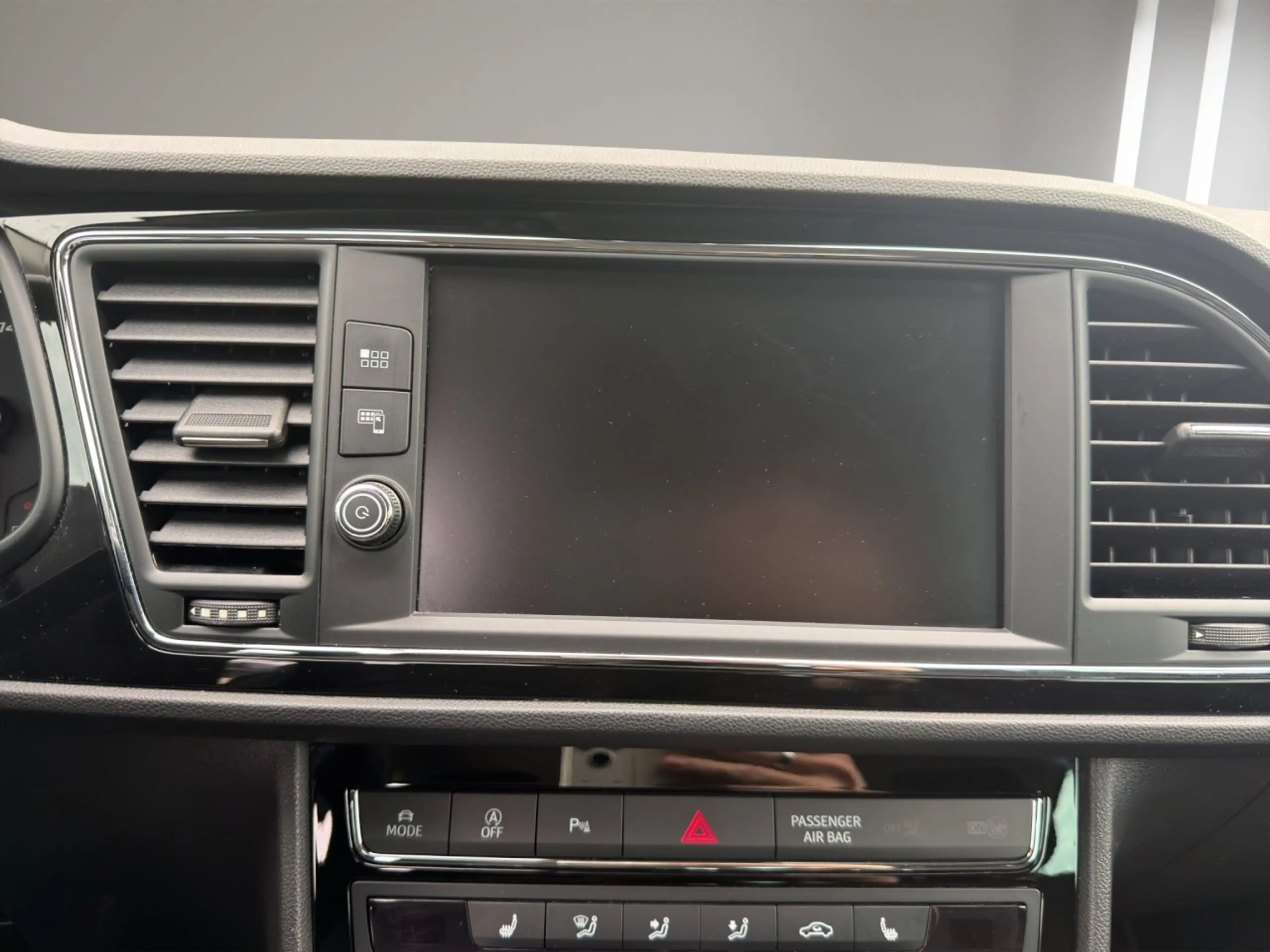 SEAT Leon 2.0 TSI DSG FR LED Full-Link Klima Navi — photo 13