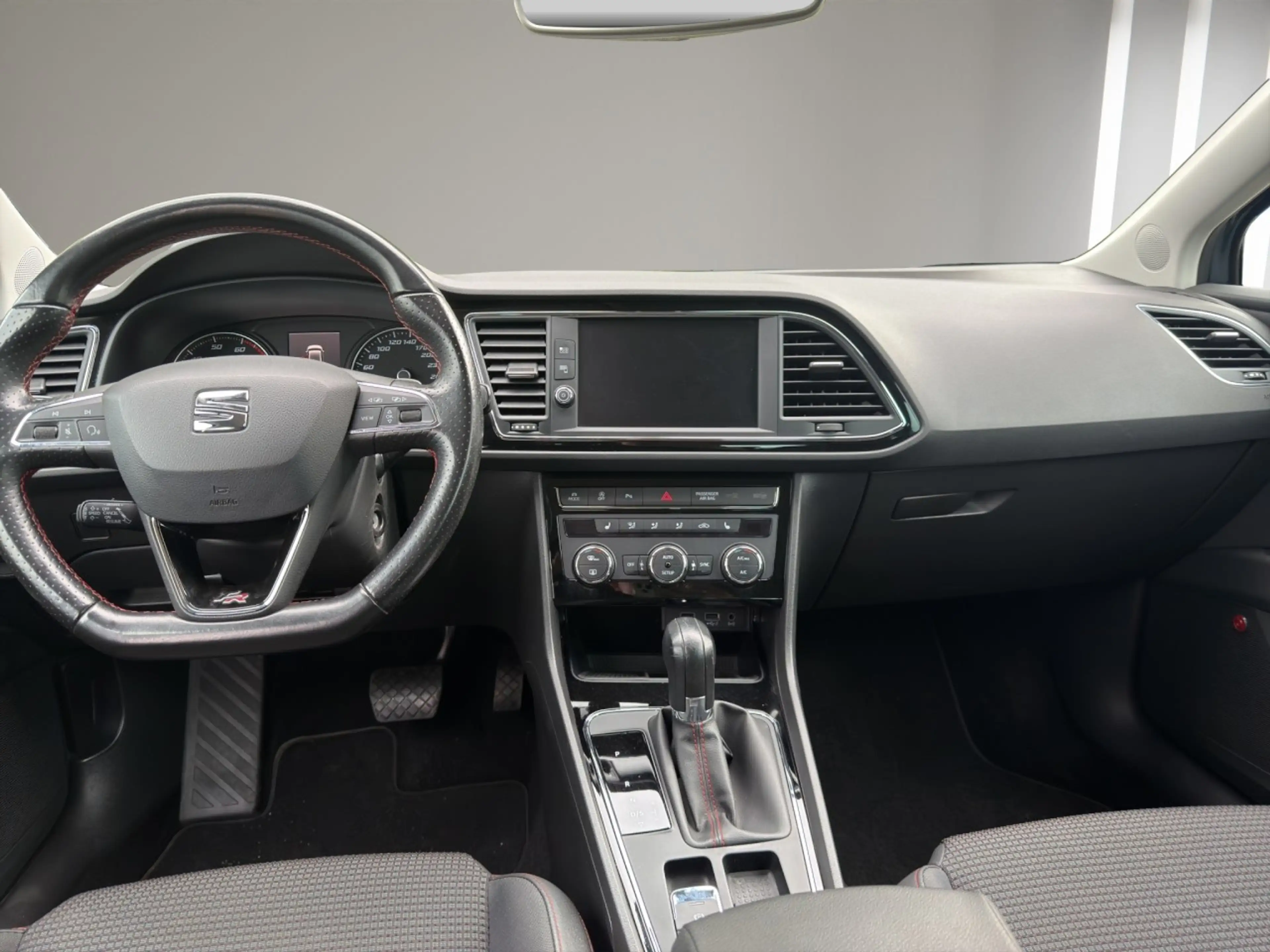 SEAT Leon 2.0 TSI DSG FR LED Full-Link Klima Navi — photo 11