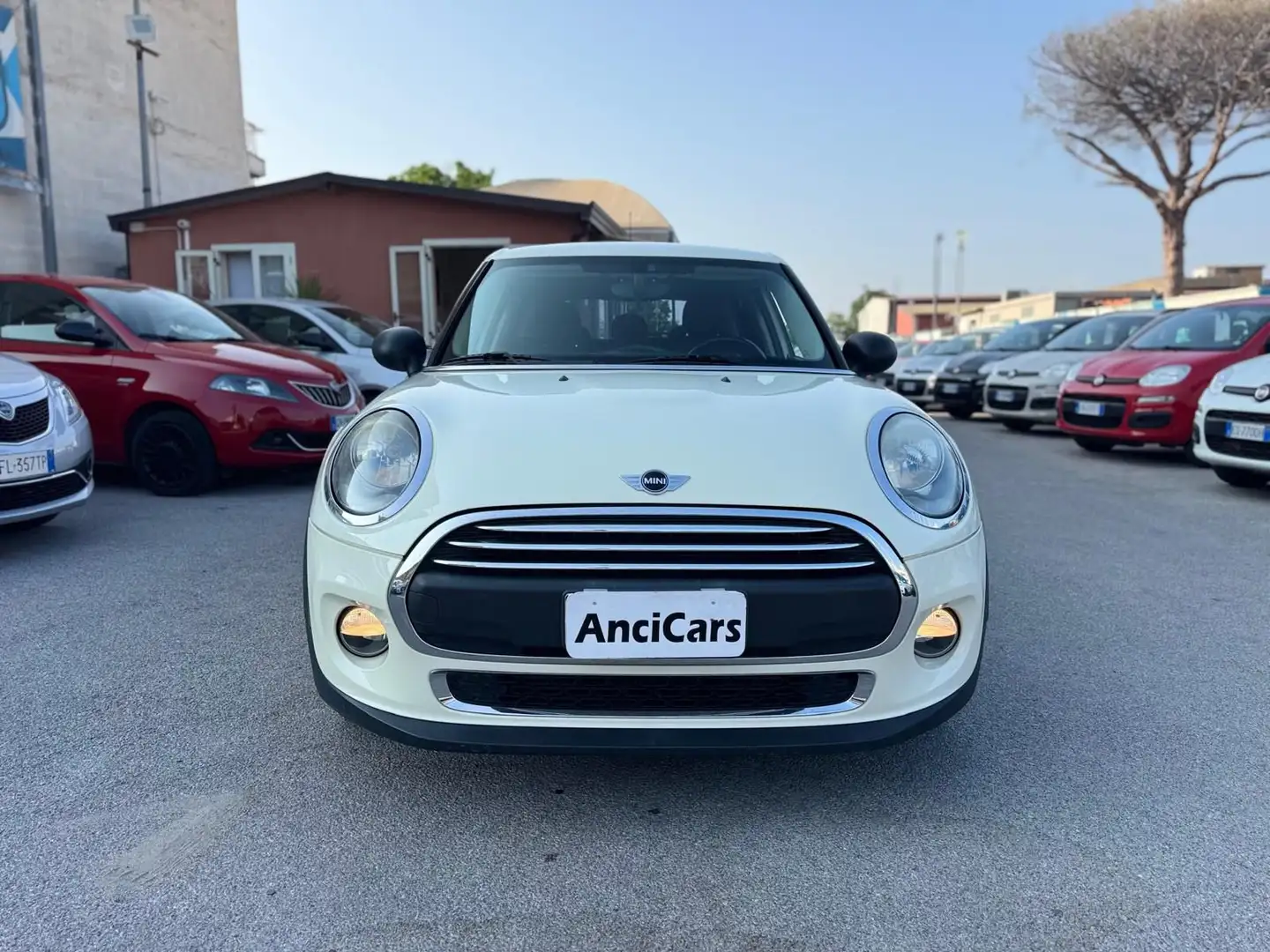 MINI Cooper Mini 1.5 Cooper D 5 porte Beige - 1