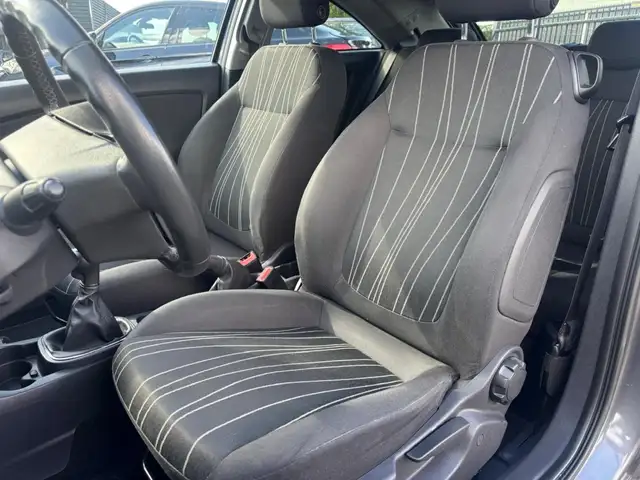 Opel Corsa view 13