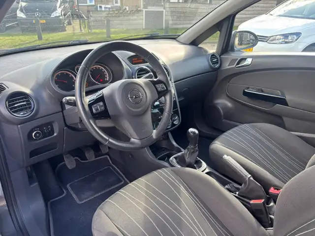 Opel Corsa view 12