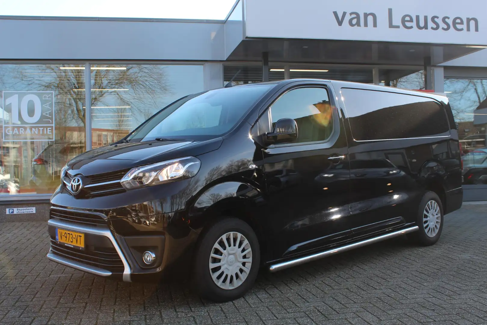 Toyota Proace Long Worker 2.0 D-4D PROFESSIONAL TREKHAAK KEYLESS Zwart - 1