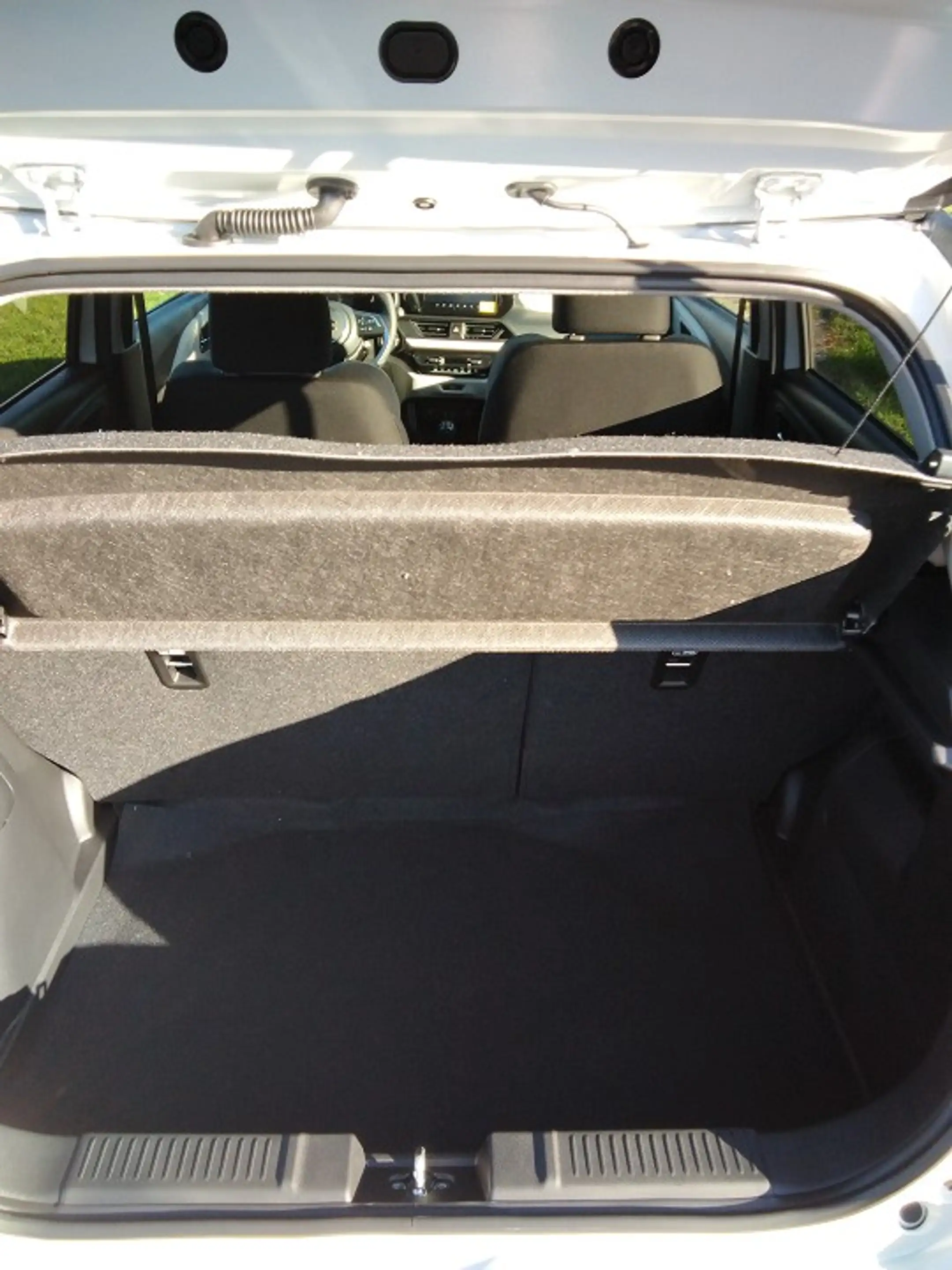 Suzuki Swift 1.2 Comfort Hybrid — photo 9