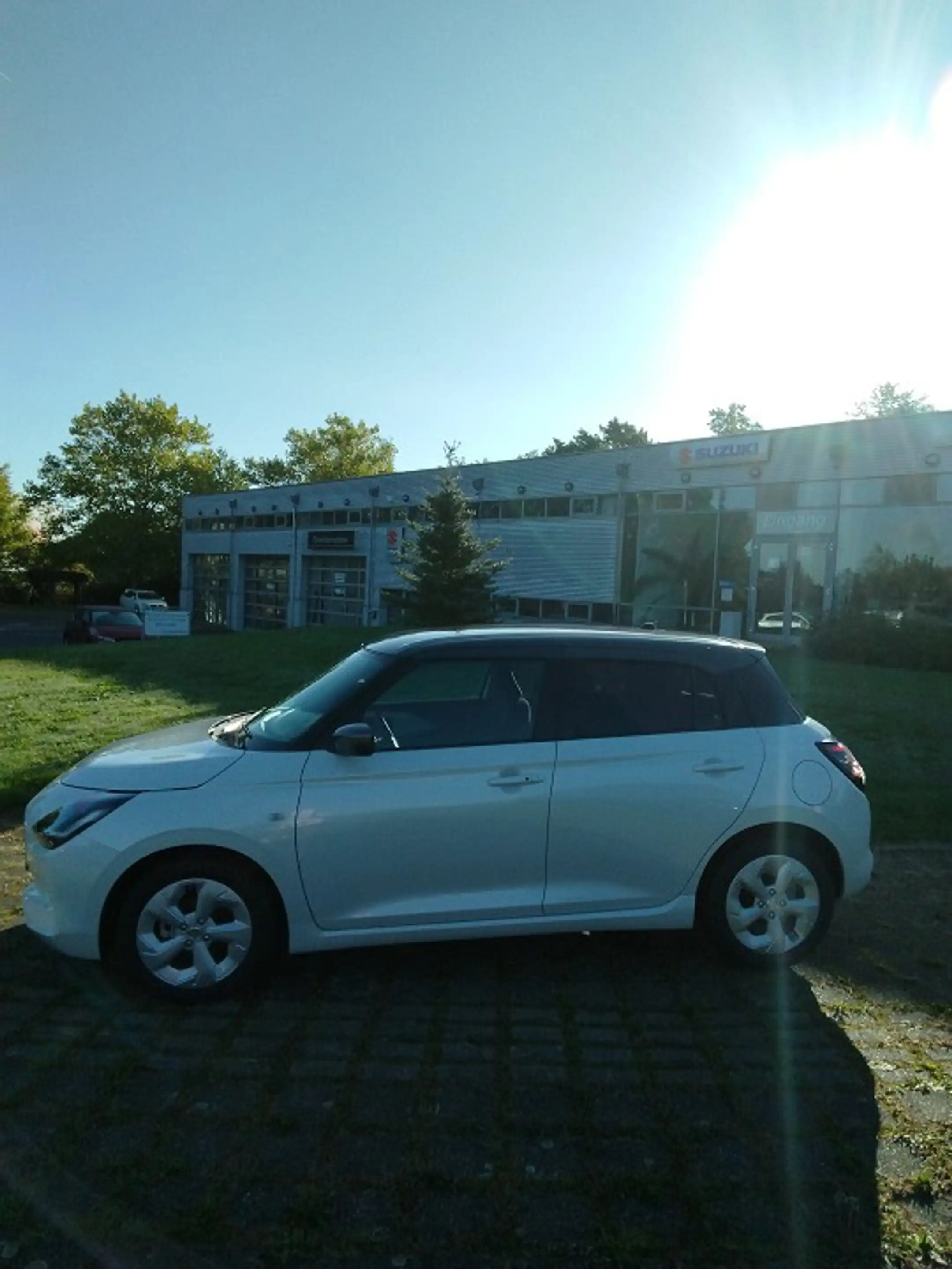 Suzuki Swift 1.2 Comfort Hybrid — photo 3