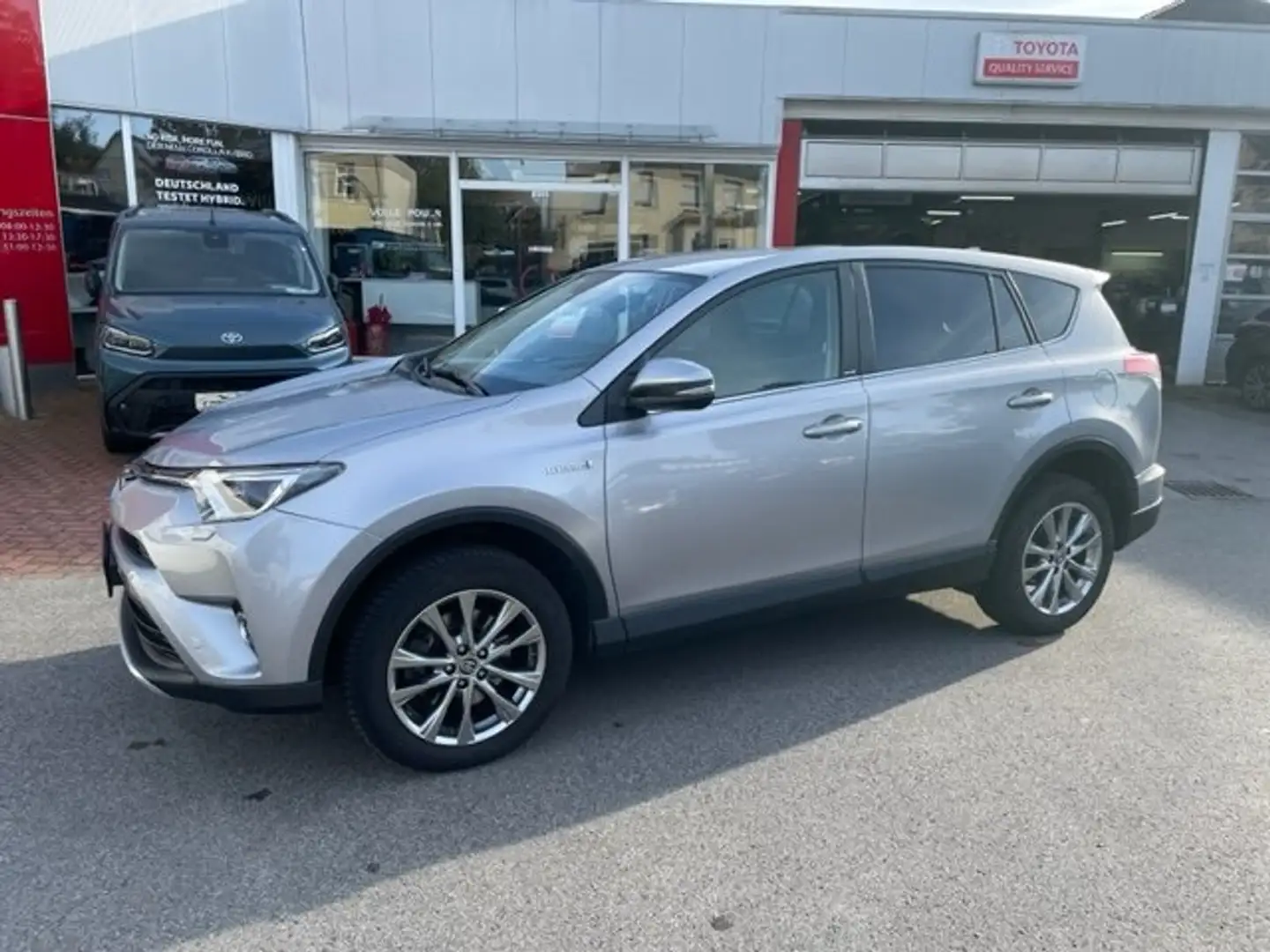 Toyota RAV 4 Hybrid Edition-S+ Plateado - 2