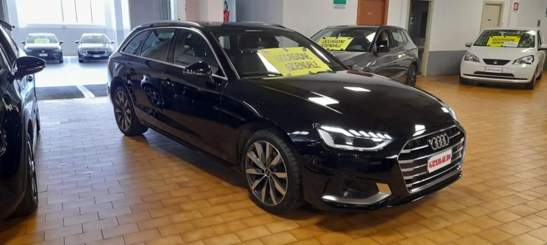 Audi A4 Avant 35 TDI S tronic Business Advanced 18" MHEV Negro - 1