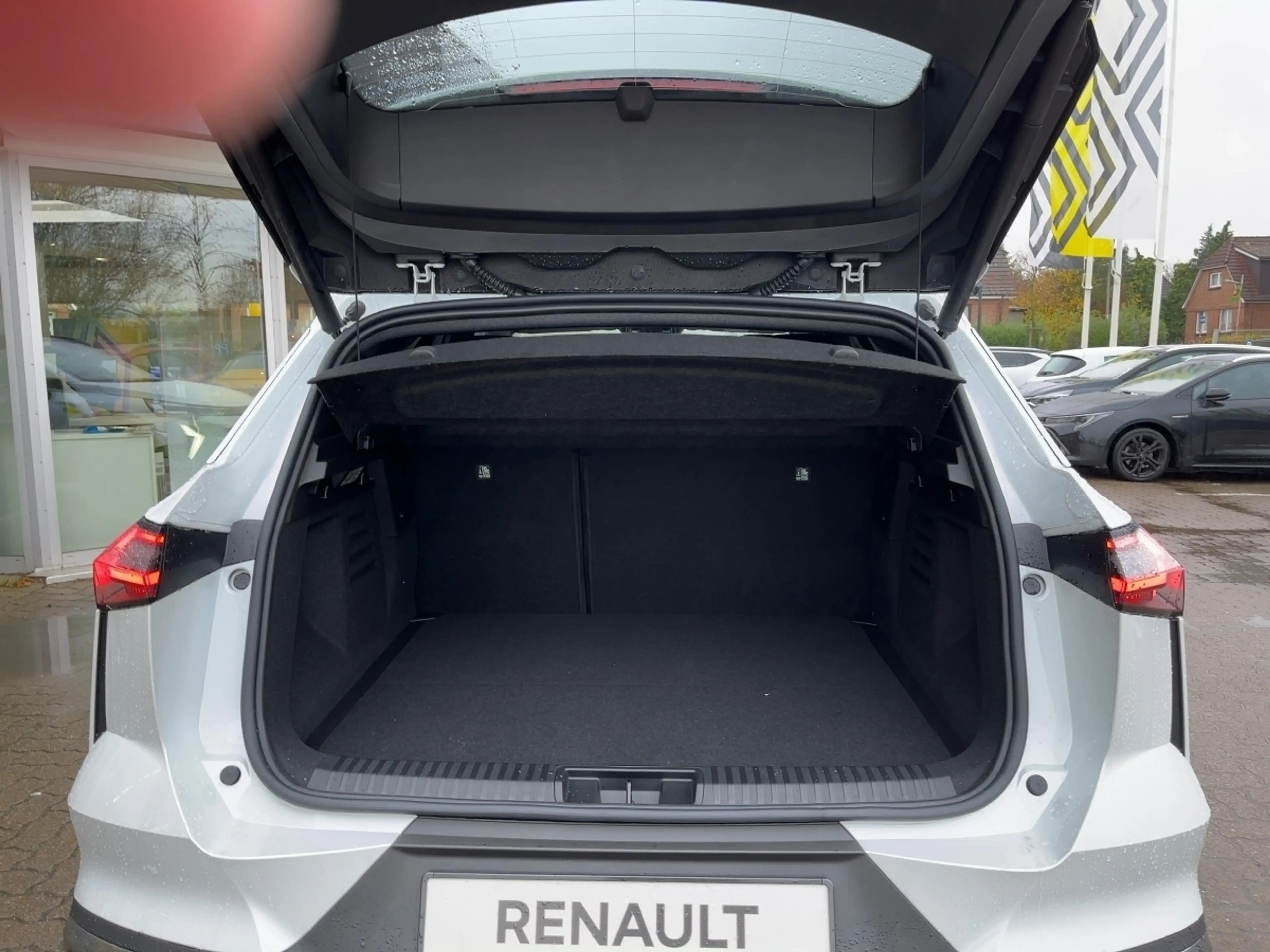 Renault Symbioz Iconic E-Tech Full Hybrid 145+PANO+H/K+GJR+SHZG+ — photo 13