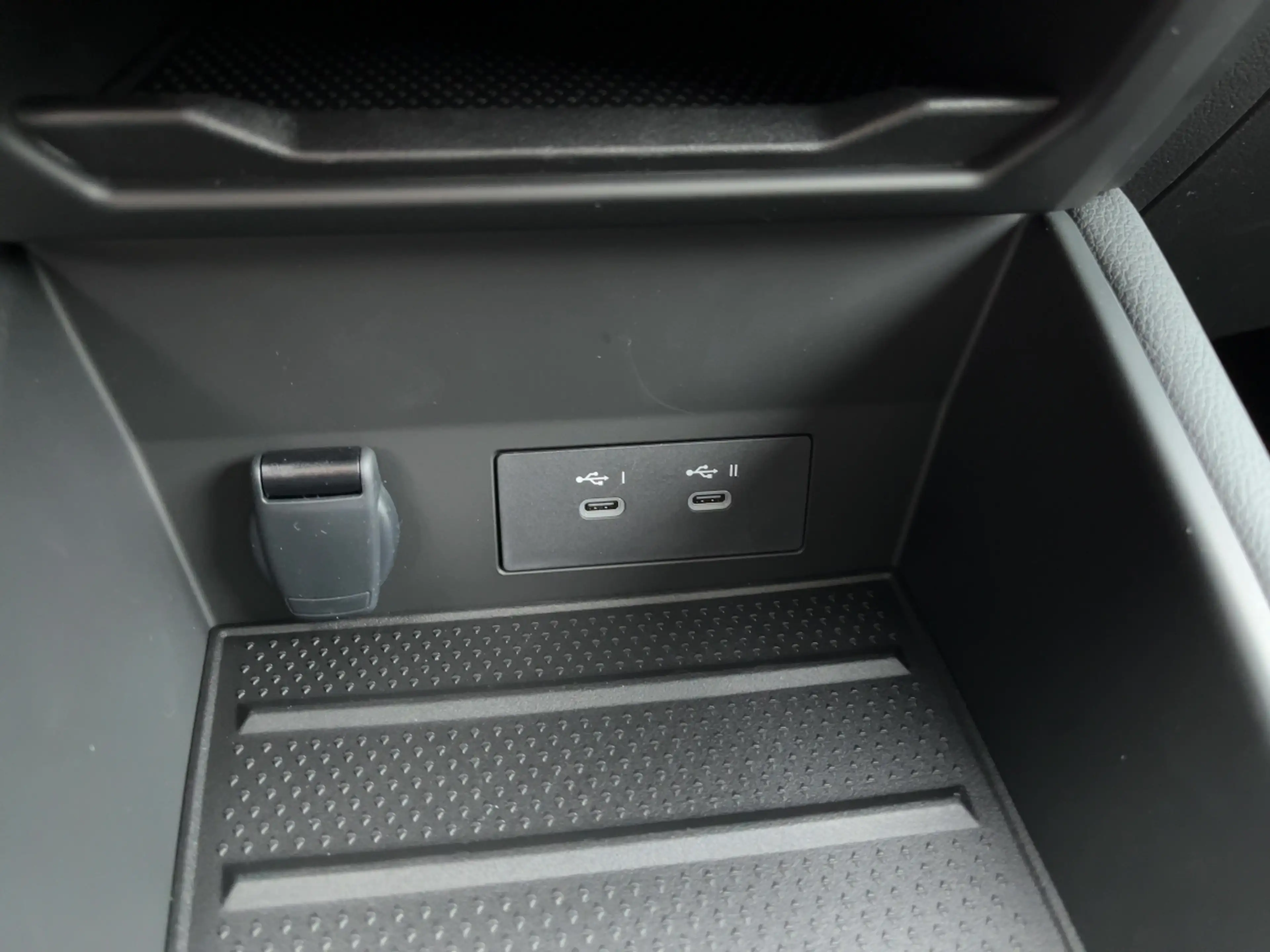 Renault Symbioz Iconic E-Tech Full Hybrid 145+PANO+H/K+GJR+SHZG+ — photo 14