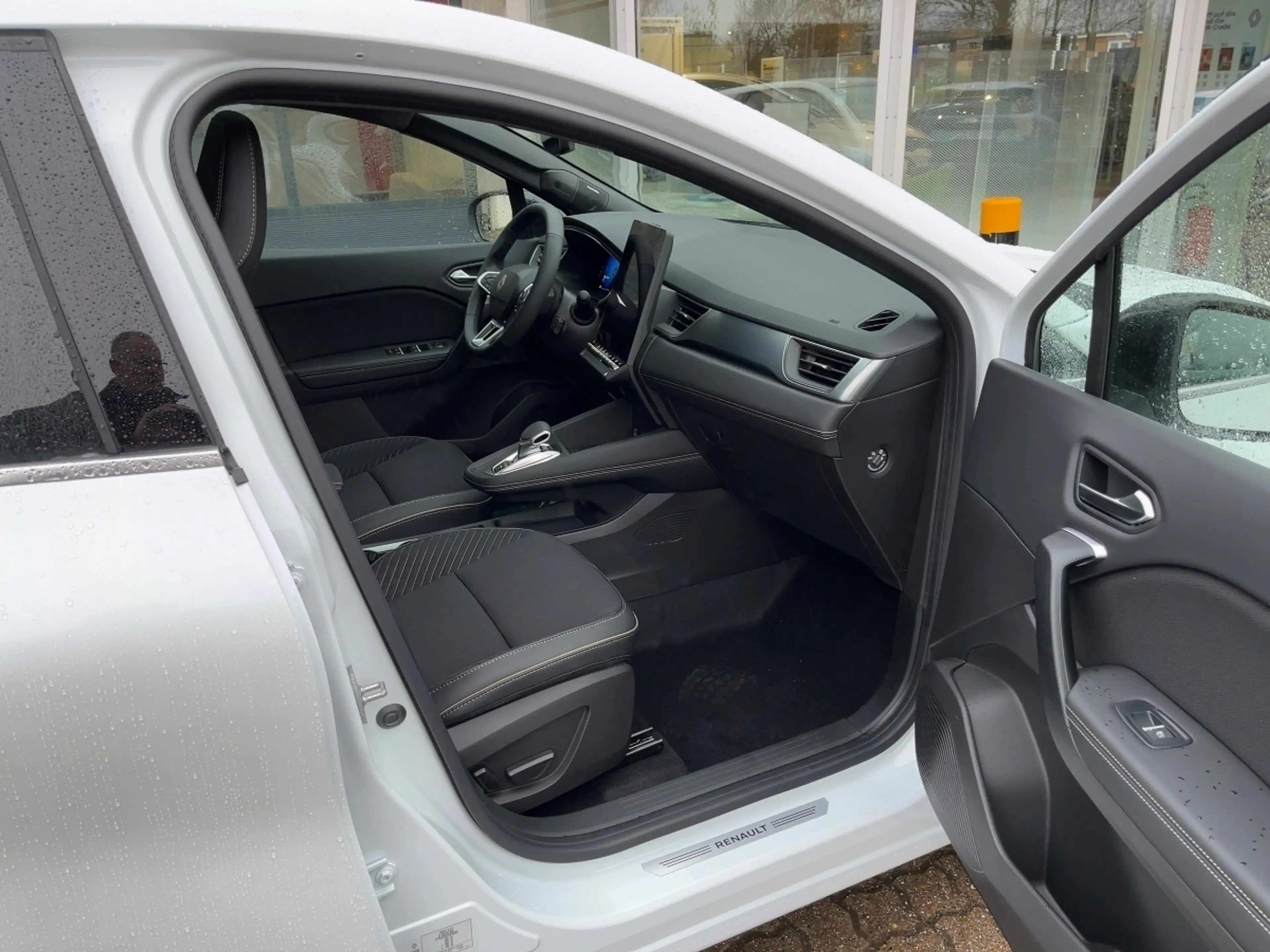 Renault Symbioz Iconic E-Tech Full Hybrid 145+PANO+H/K+GJR+SHZG+ — photo 11