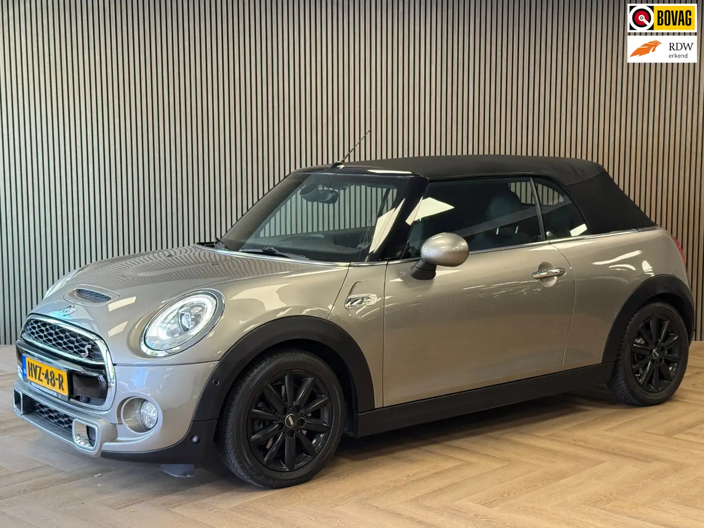 MINI Cooper S Cabrio Mini 2.0 Chili Serious Business AIRCO NAVIGATIE ST Gris - 1