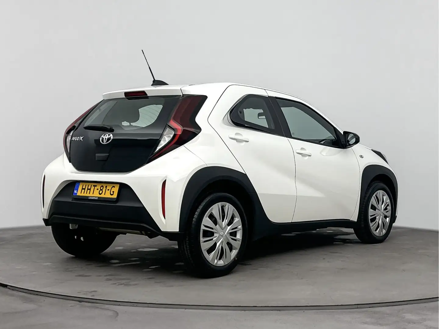 Toyota Aygo X 1.0 VVT-i MT Play Limited | Airco | Stoelverwarmin Wit - 2