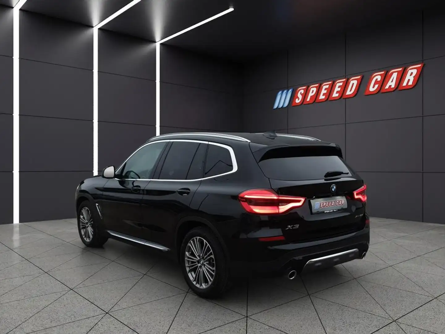 BMW X3 xDrive20i Luxury Line Aut. Noir - 1