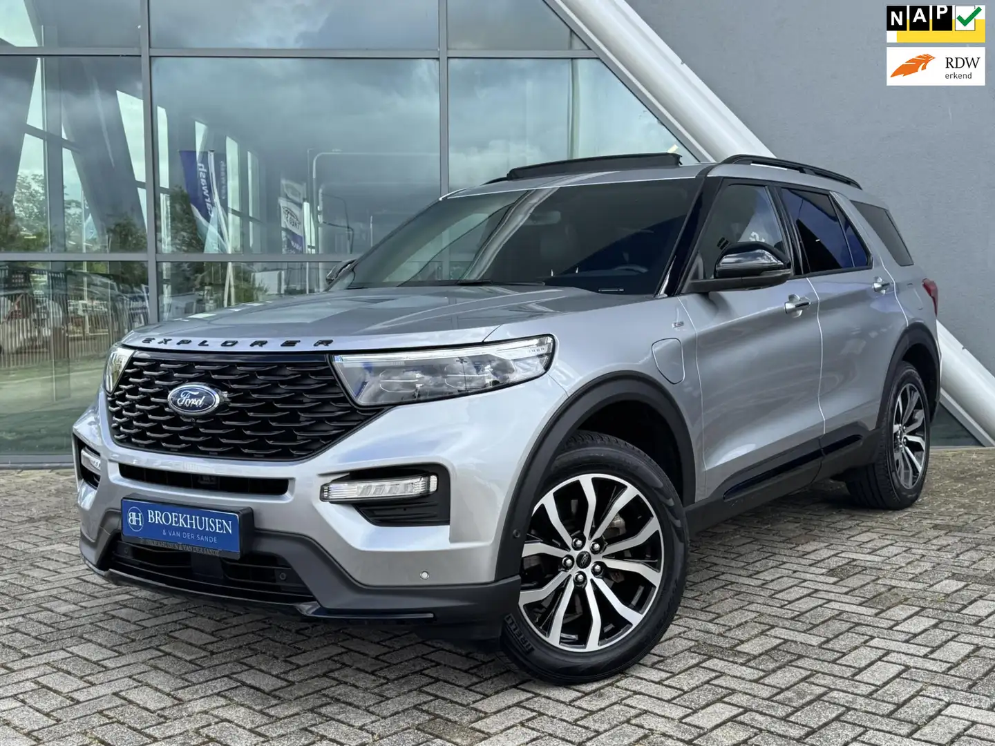 Ford Explorer 3.0 V6 EcoBoost PHEV ST-Line 457pk Panoramadak / 3 Plateado - 1
