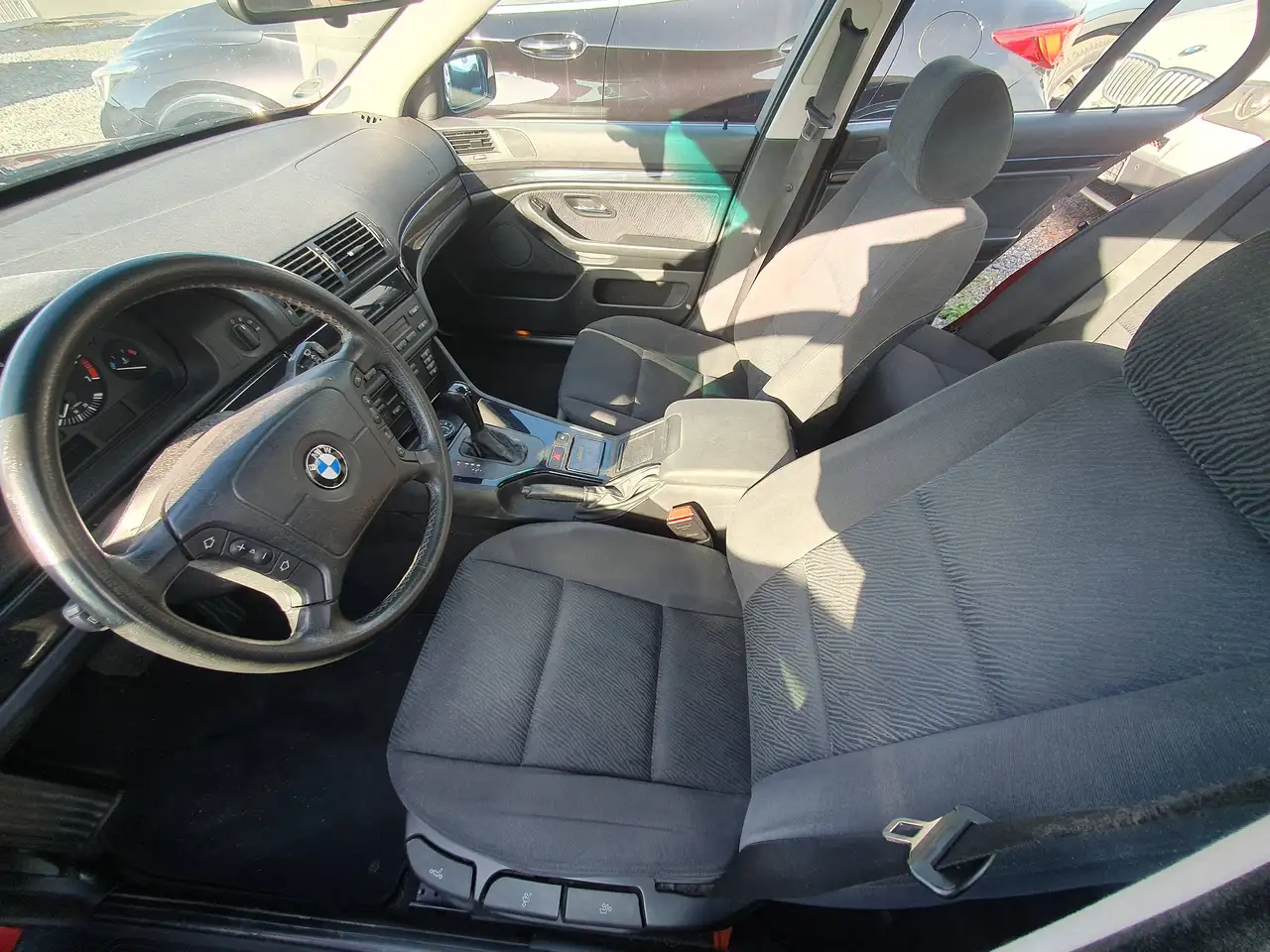 BMW 523i, foto 8