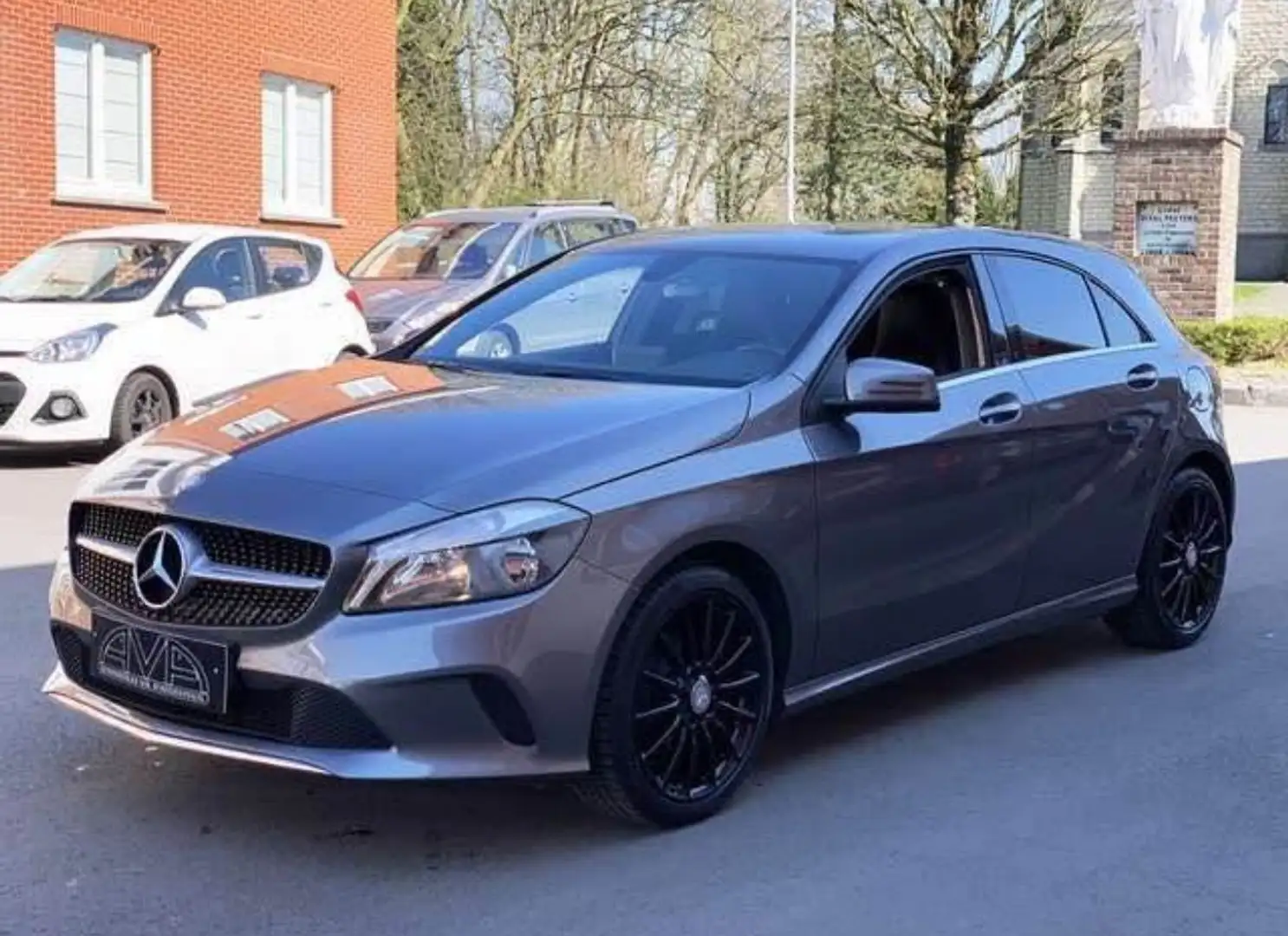 Mercedes-Benz A 160 A 160 d AMG Line Grijs - 1