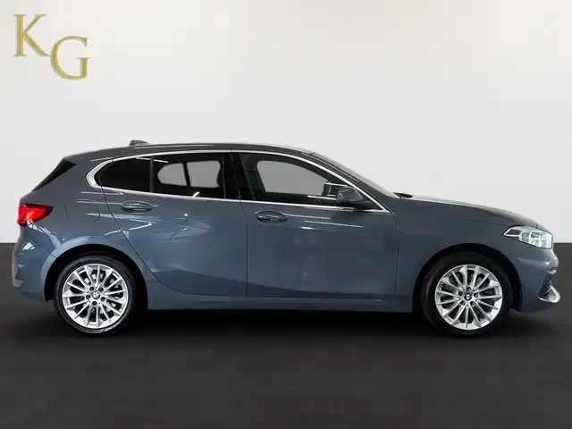 BMW 1 Series view 9