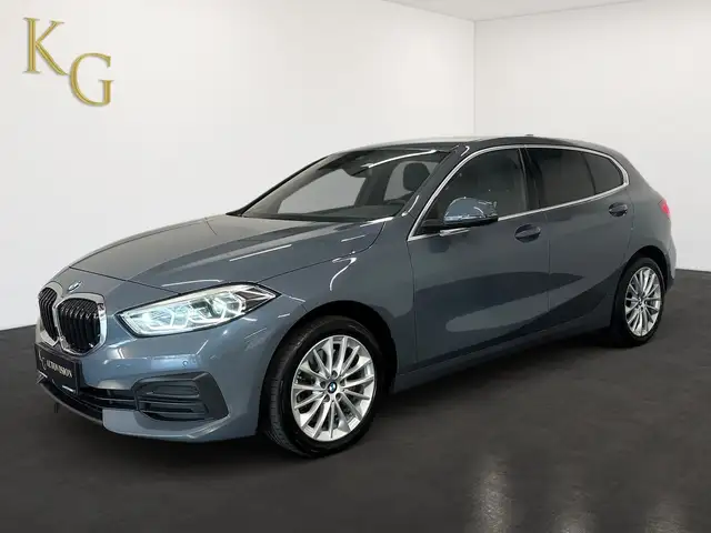 BMW 1 Series view 2