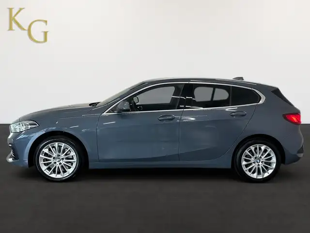 BMW 1 Series view 4