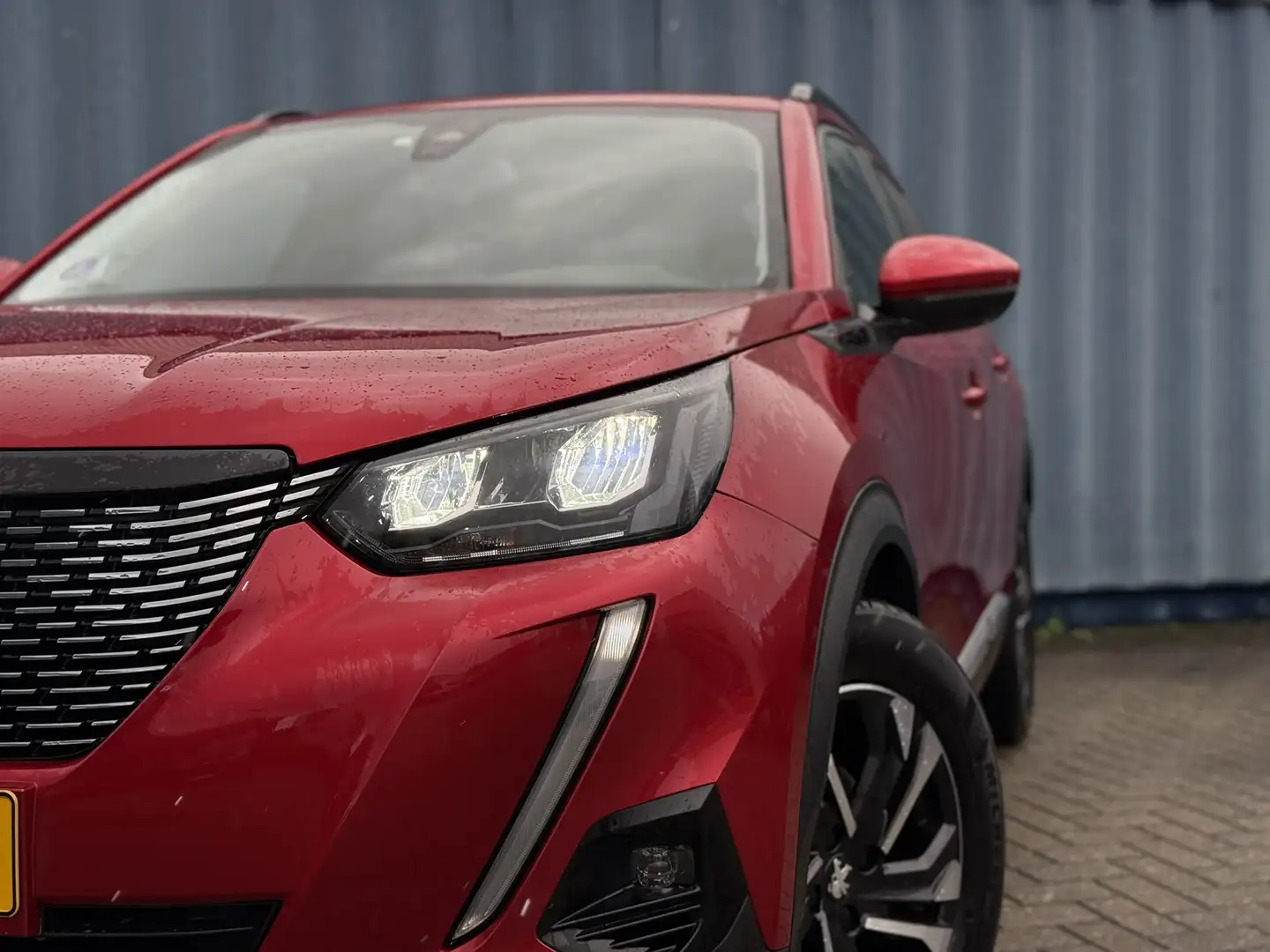 Peugeot 2008 1.2 PureTech Allure Pack | Achteruitrijcamera | Ap Rood - 2