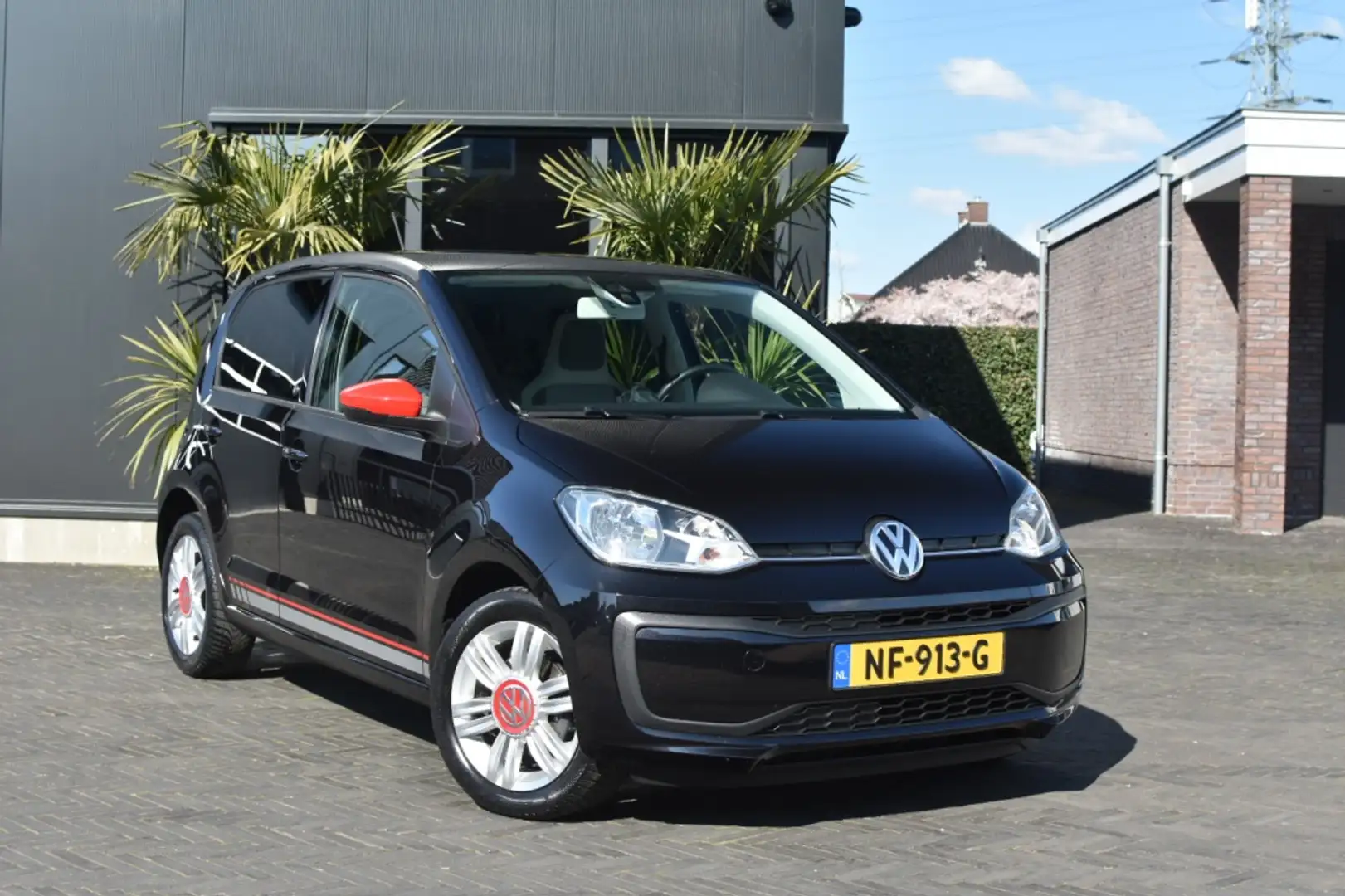 Volkswagen up! 1.0 BMT up! beats NAP inruil mogelijk Zwart - 2