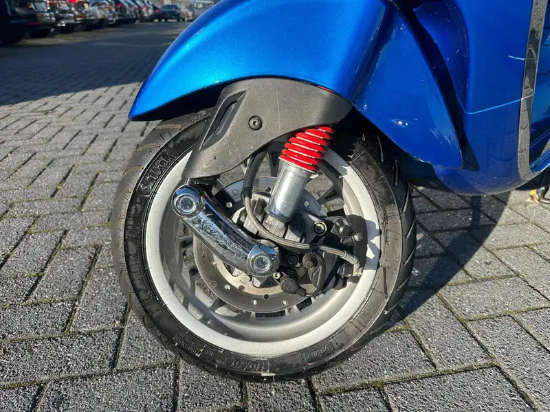 Vespa Sprint - foto 2