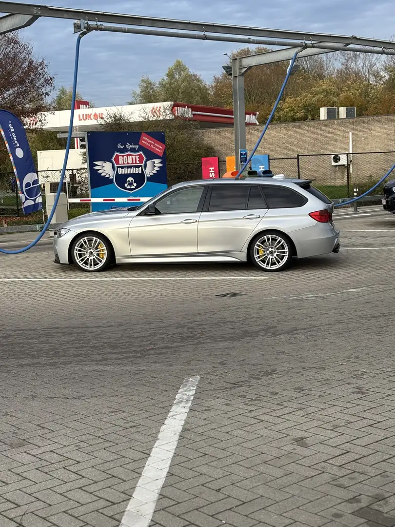 BMW 335 335d Touring (LICHTE VRACHT) - 1