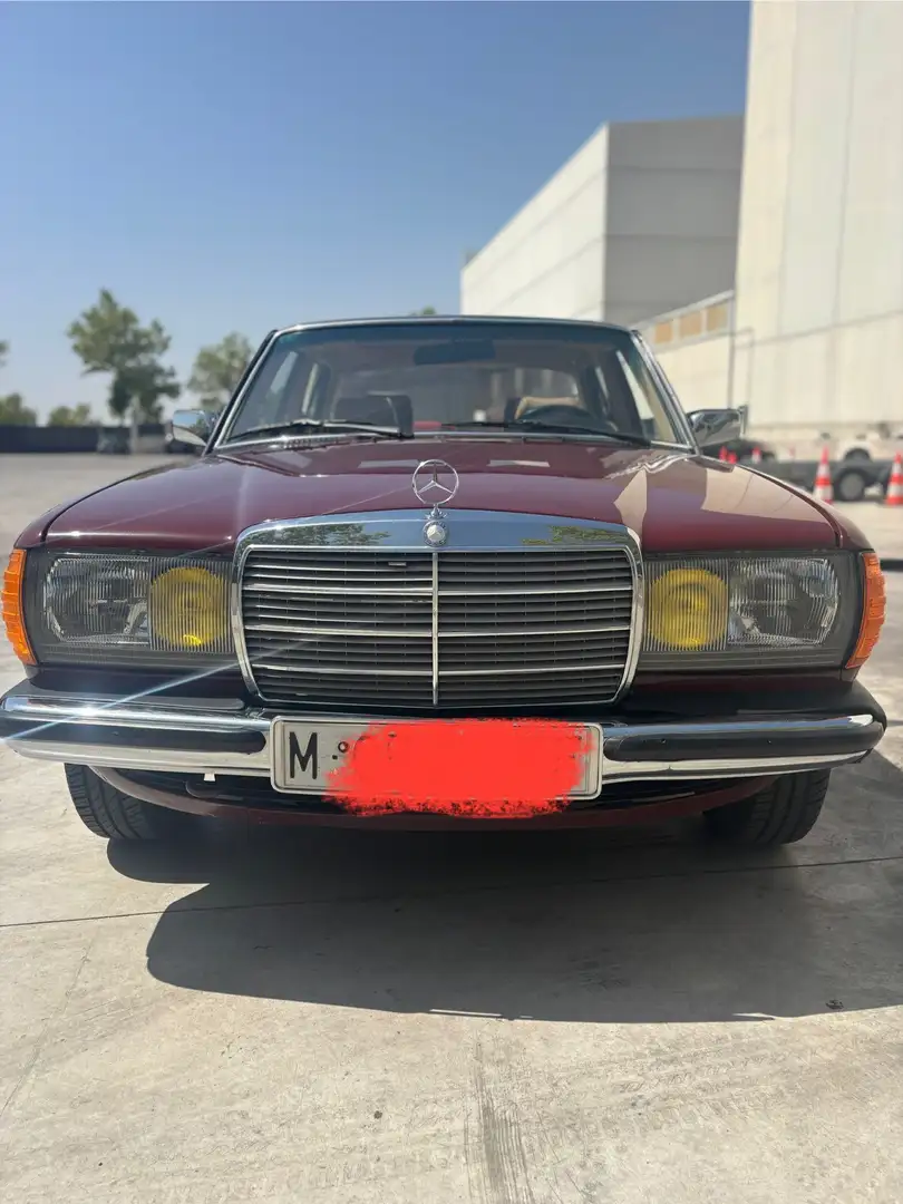 Mercedes-Benz 230 w123 E 230 unico dueño no fumador - 1