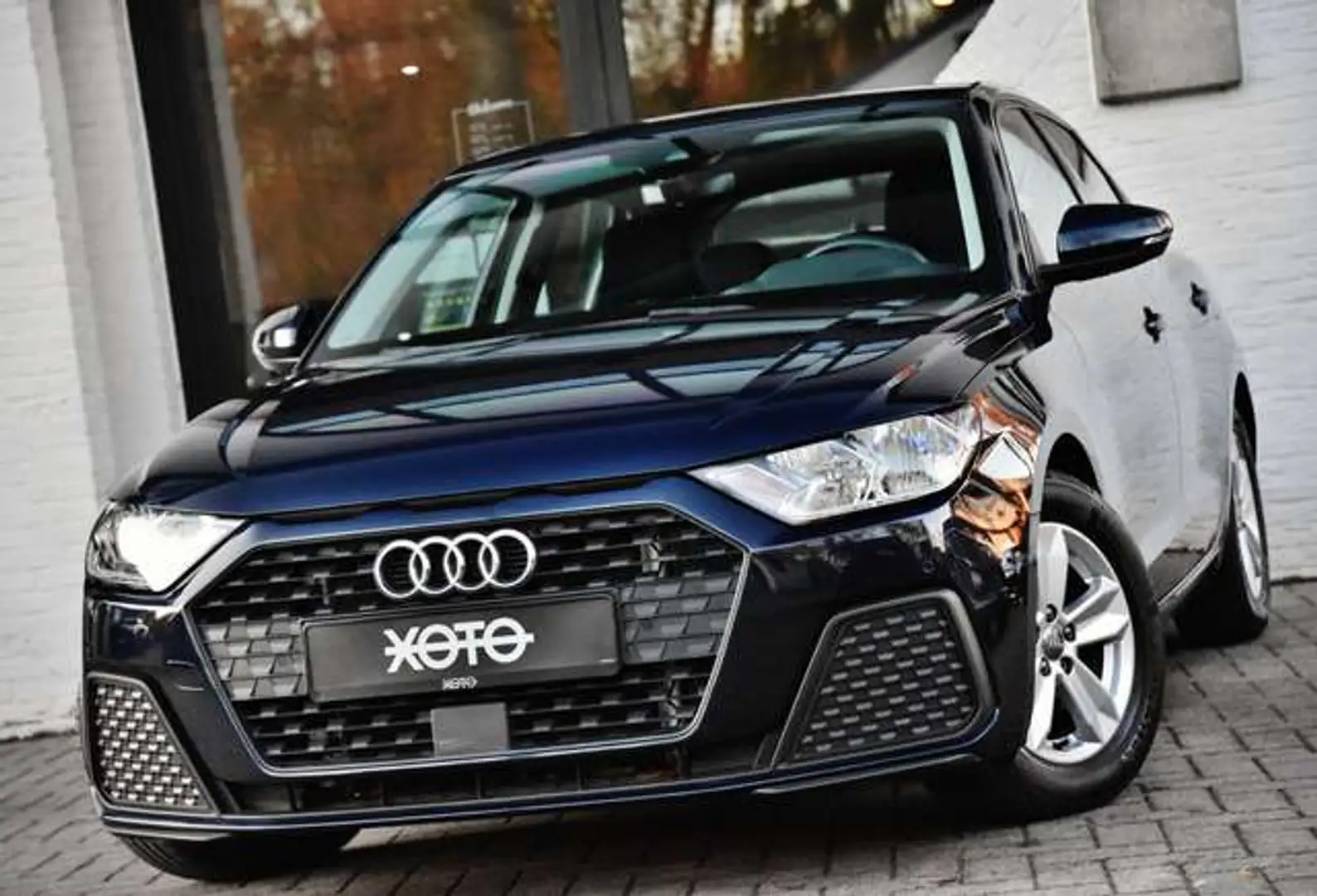 Audi A1 A1 30 TFSI Sportback S tronic Attraction Blau - 1