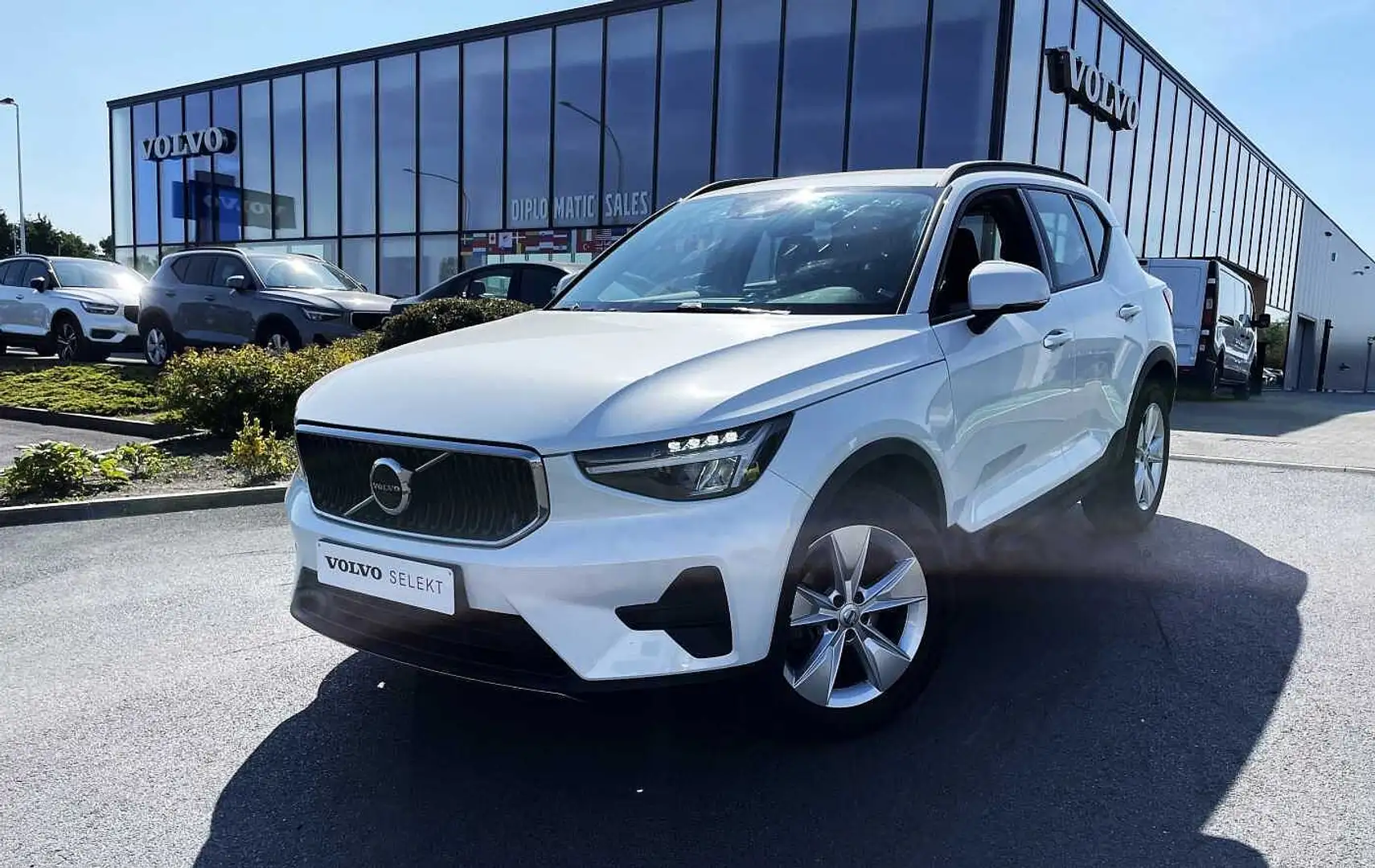 Volvo XC40 T2 Automatique Essence Blanc - 1