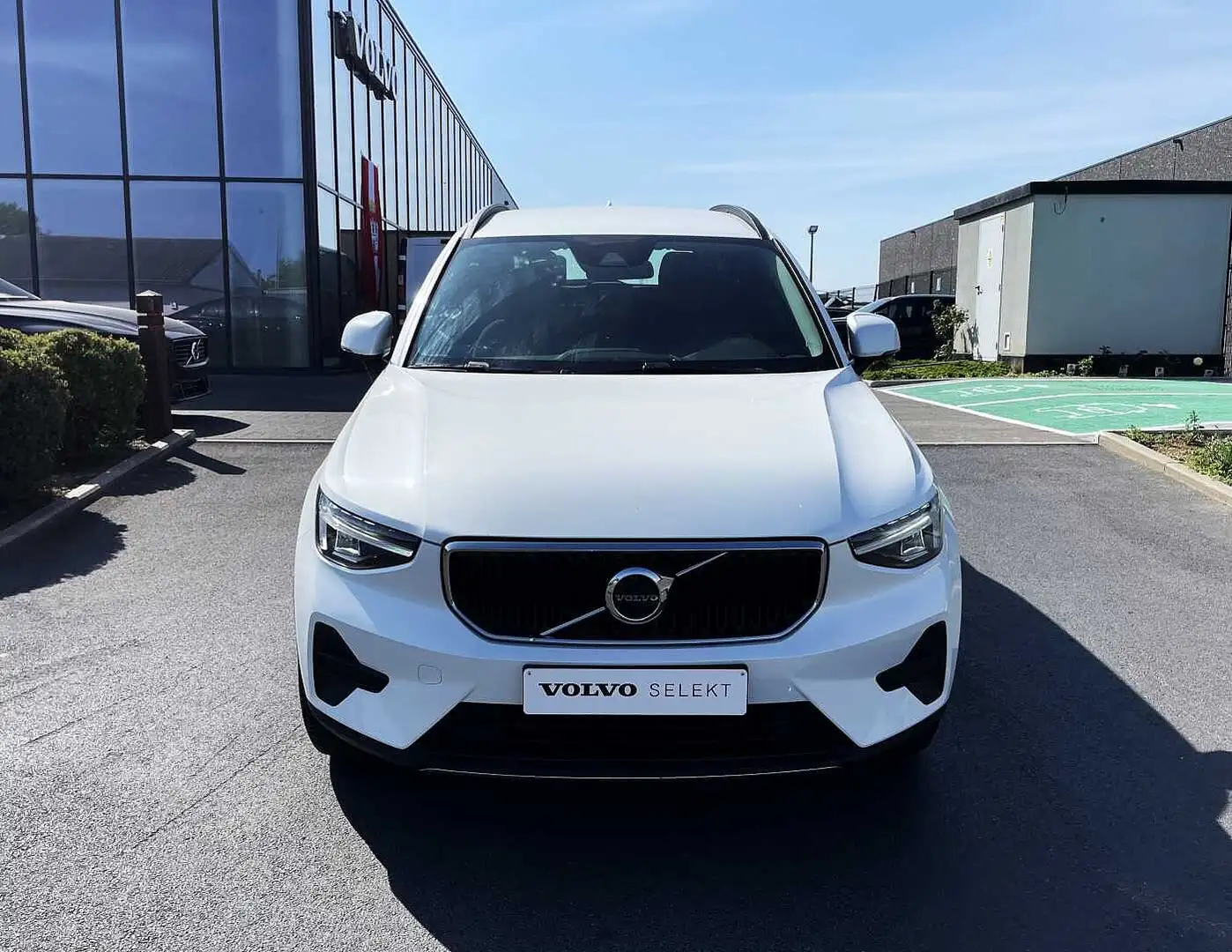 Volvo XC40 T2 Automatique Essence Blanc - 2