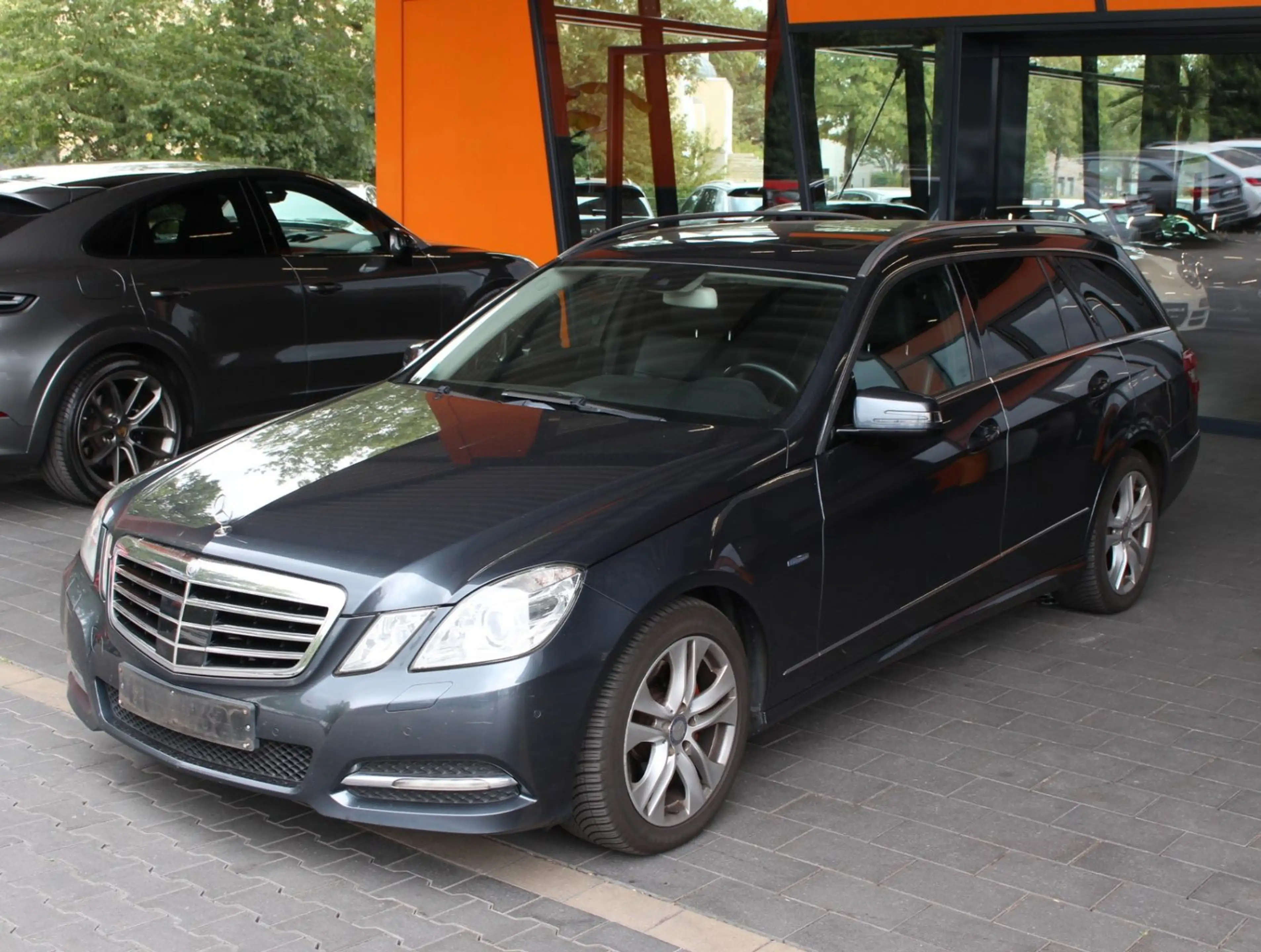 Mercedes-Benz E 250 T CDI Avantgarde Distronic + AHK + ILS