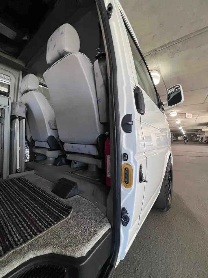 Volkswagen Eurovan снимка Volkswagen Eurovan