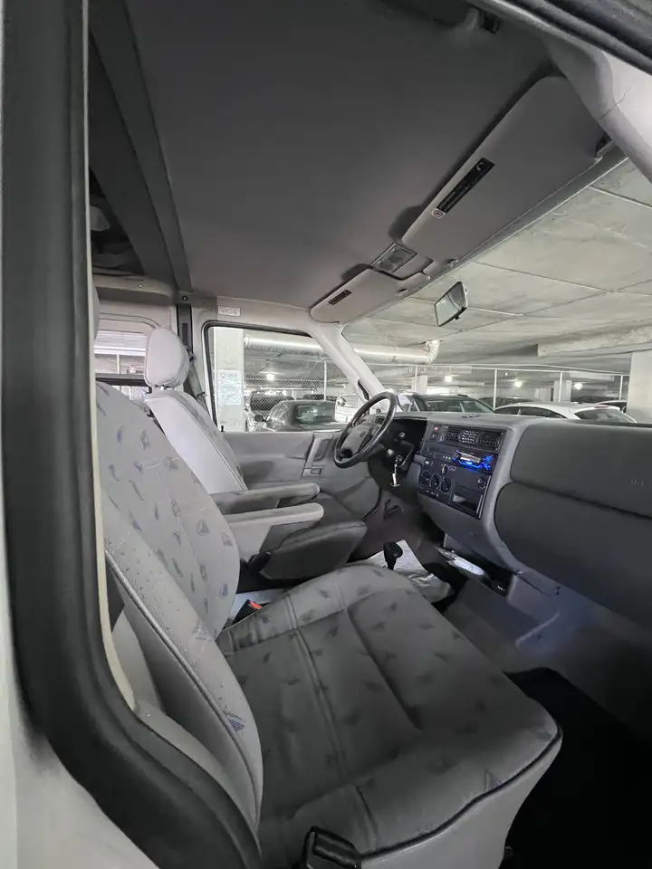 Volkswagen Eurovan снимка Volkswagen Eurovan