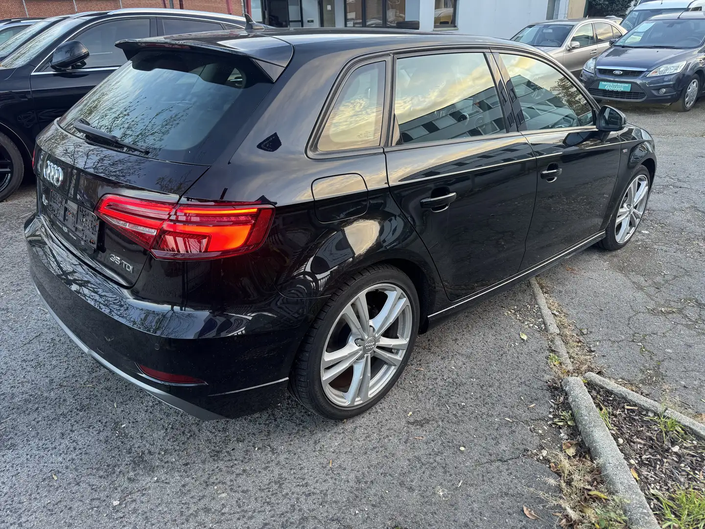 Audi A3 35 TDI sport Schwarz - 2