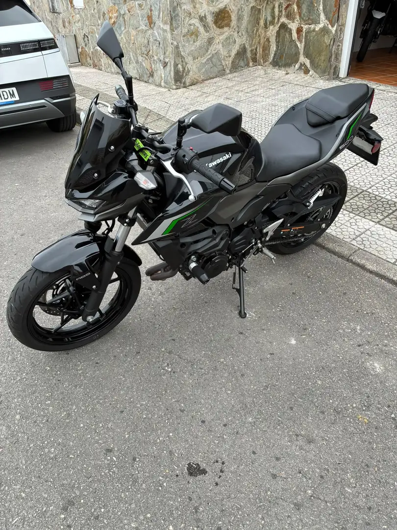 Kawasaki Z 500 Moto Kawasaki Z500 en perfecto estado. Ideal para Negro - 1