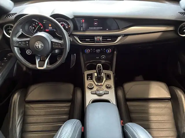 Alfa Romeo Stelvio view 6