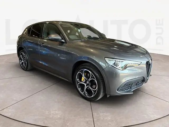 Alfa Romeo Stelvio view 3