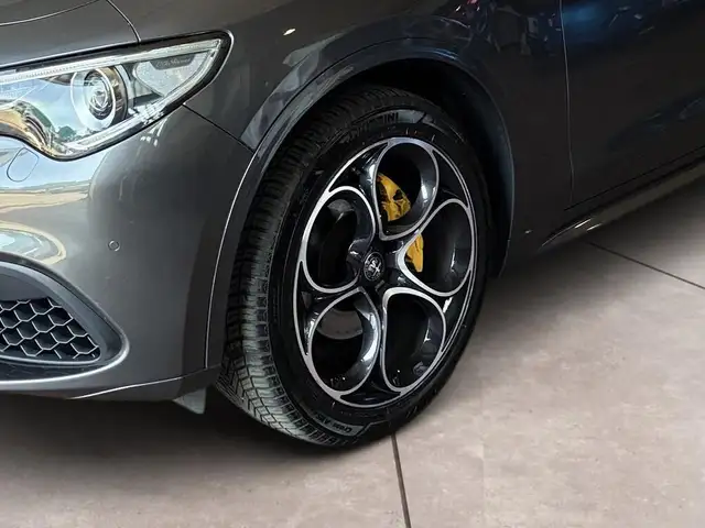 Alfa Romeo Stelvio view 15